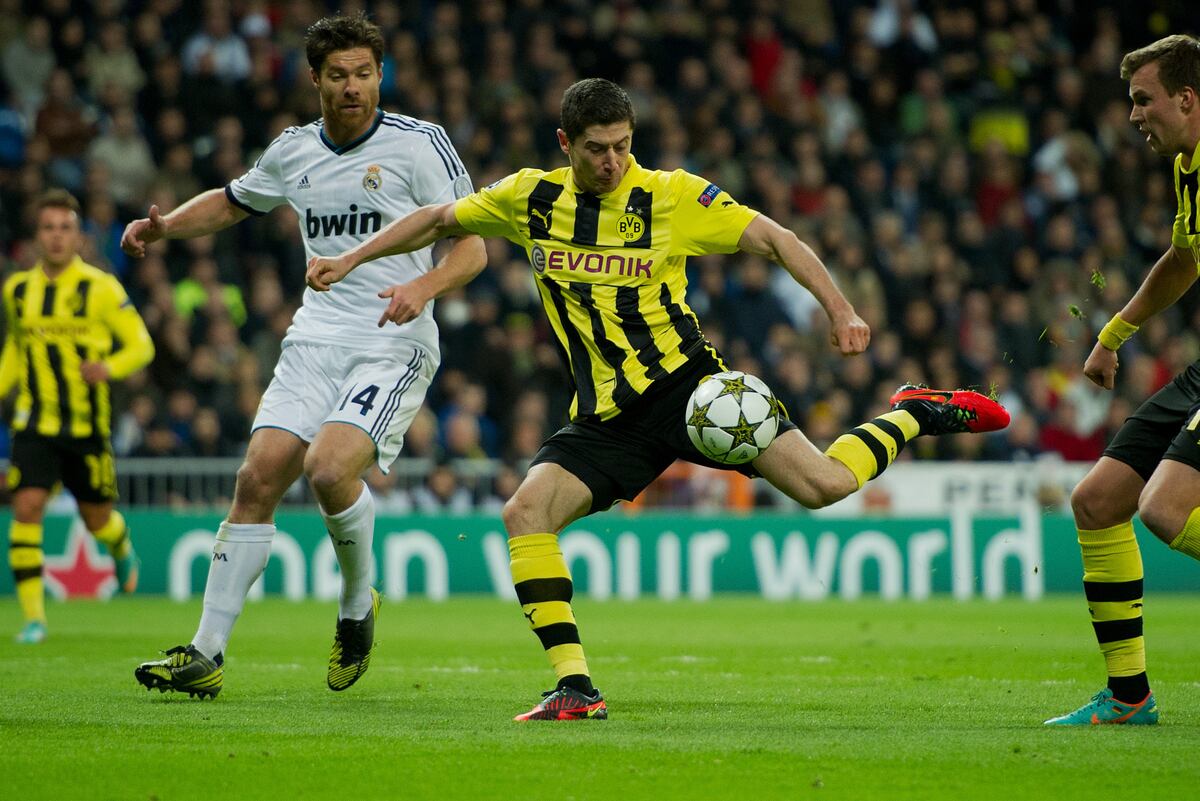 Manchester United Transfer News Robert Lewandowski To Sign A 5 Year Deal Bleacher Report Latest News Videos And Highlights