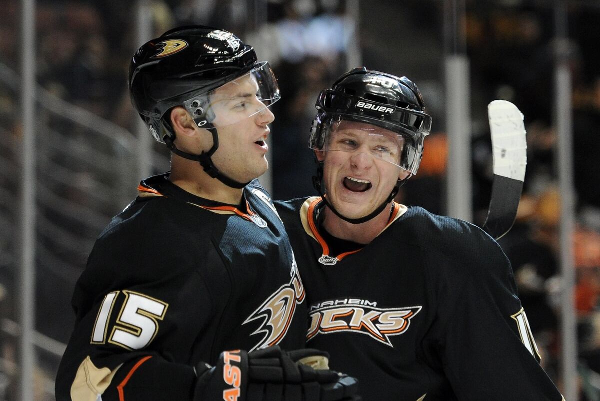 nhl  agency   pursue    top  agents