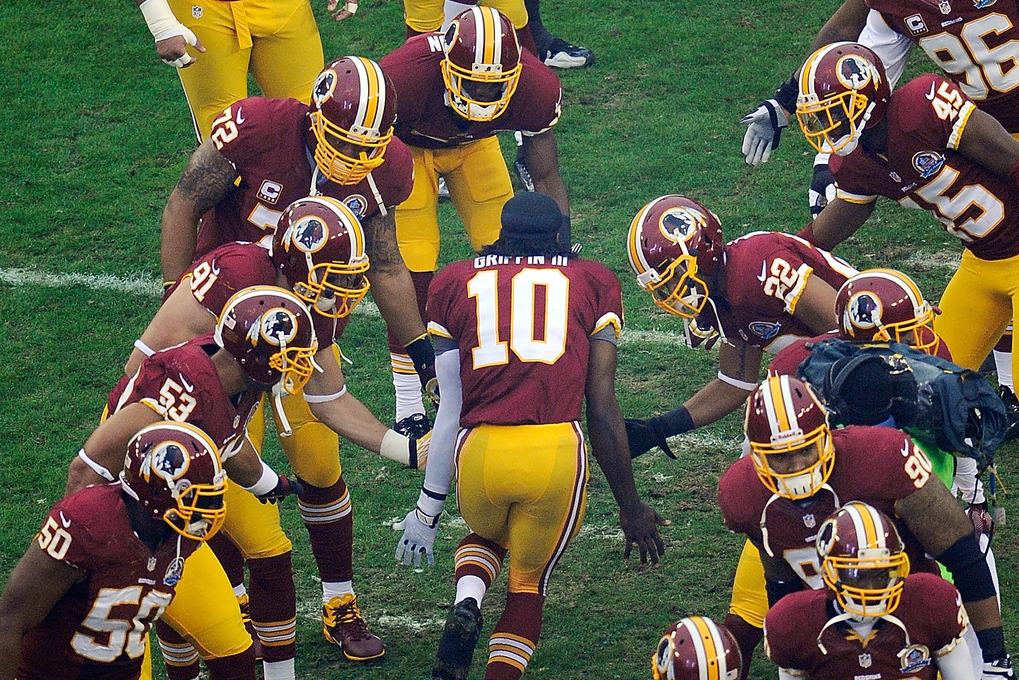 RG3 consoles Tony Romo after Redskins defeat Cowboys 