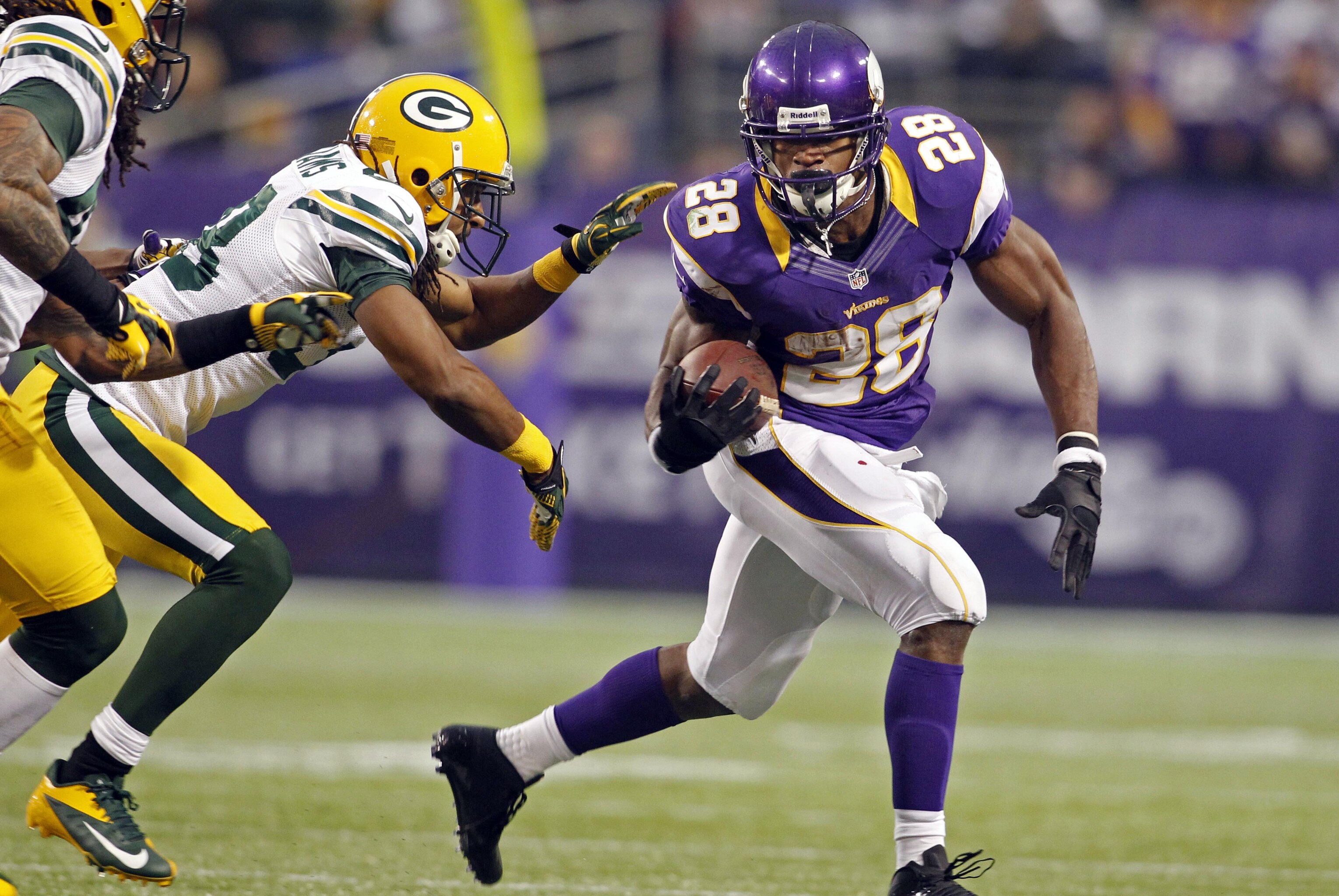 Vikings Vs Packers How Green Bay Can Slow Down Adrian Peterson Bleacher Report Latest News Videos And Highlights