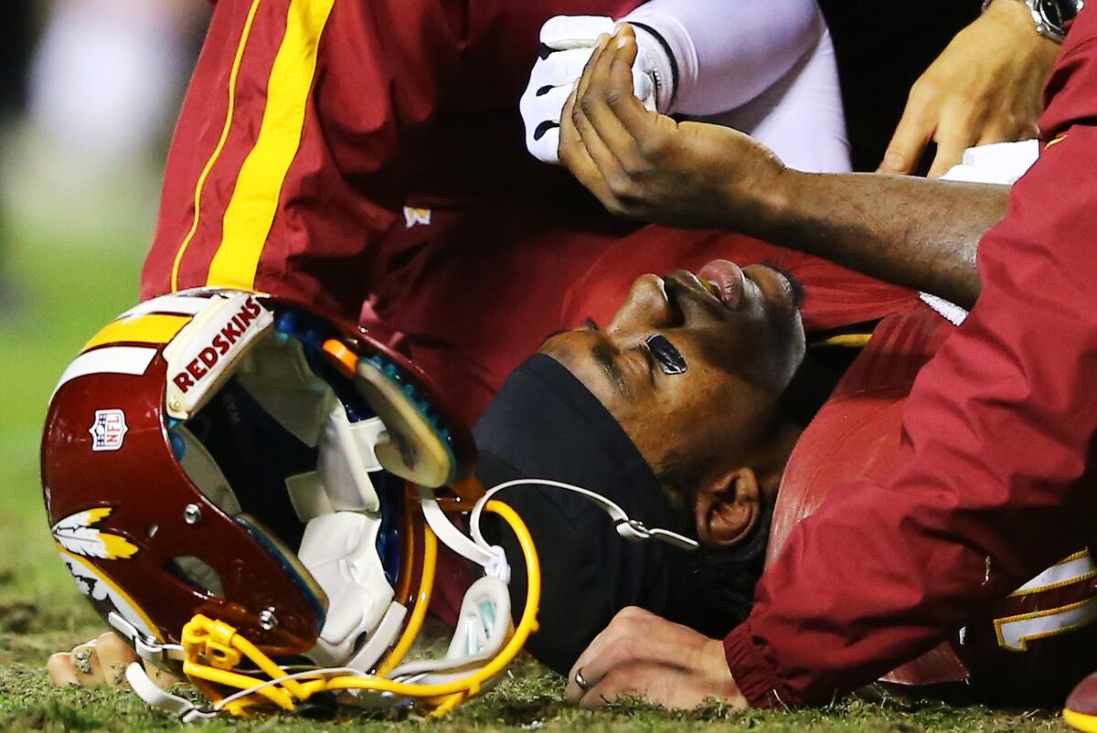 Robert Griffin III: Mike Shanahan to Blame for Star Quarterback's Knee ...