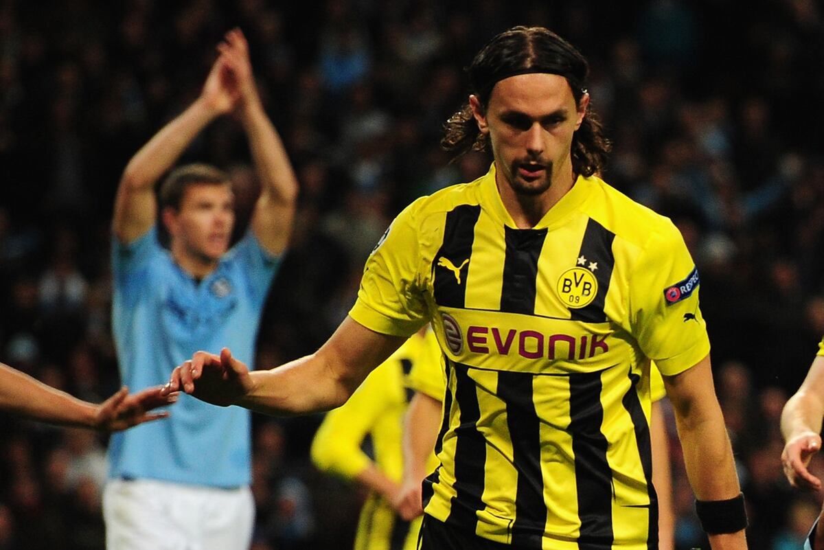 January Transfer Window: 5 Reasons Neven Subotic Could Go to Manchester