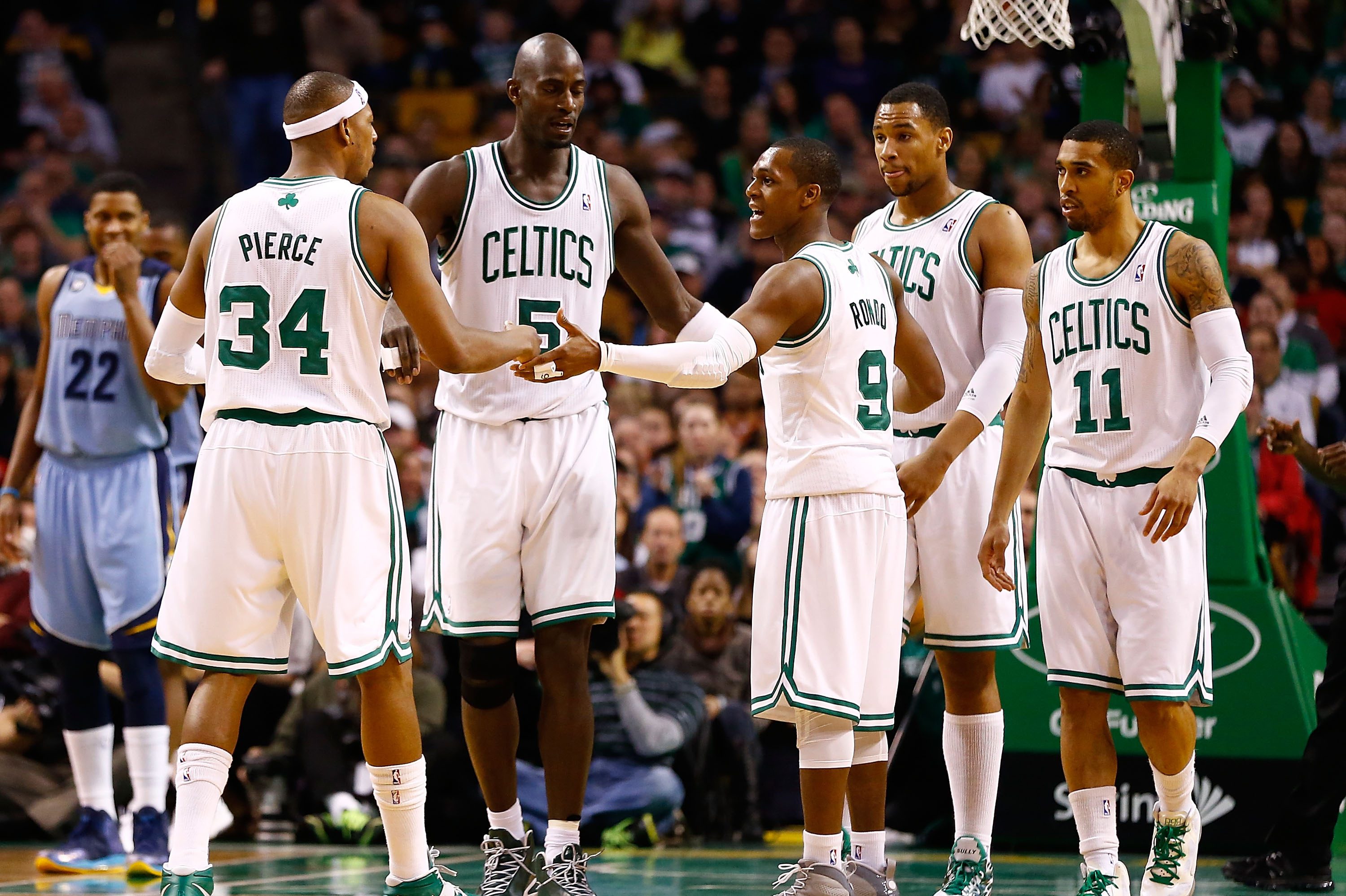 Kevin Garnett, Celtics Take Fight Out of Inferior Foe In Win Over