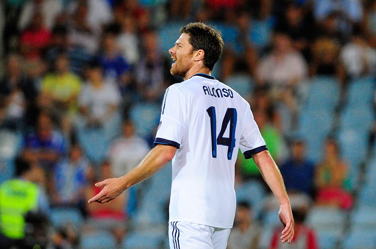 Real Madrid vs. Manchester United: Why Xabi Alonso Is the ...