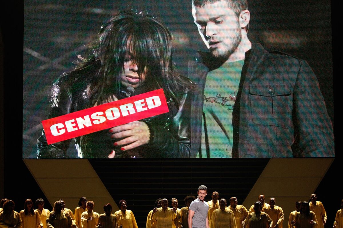 What The Shocking Second Half Ends In Minutes Before The Super Bowl Closes!