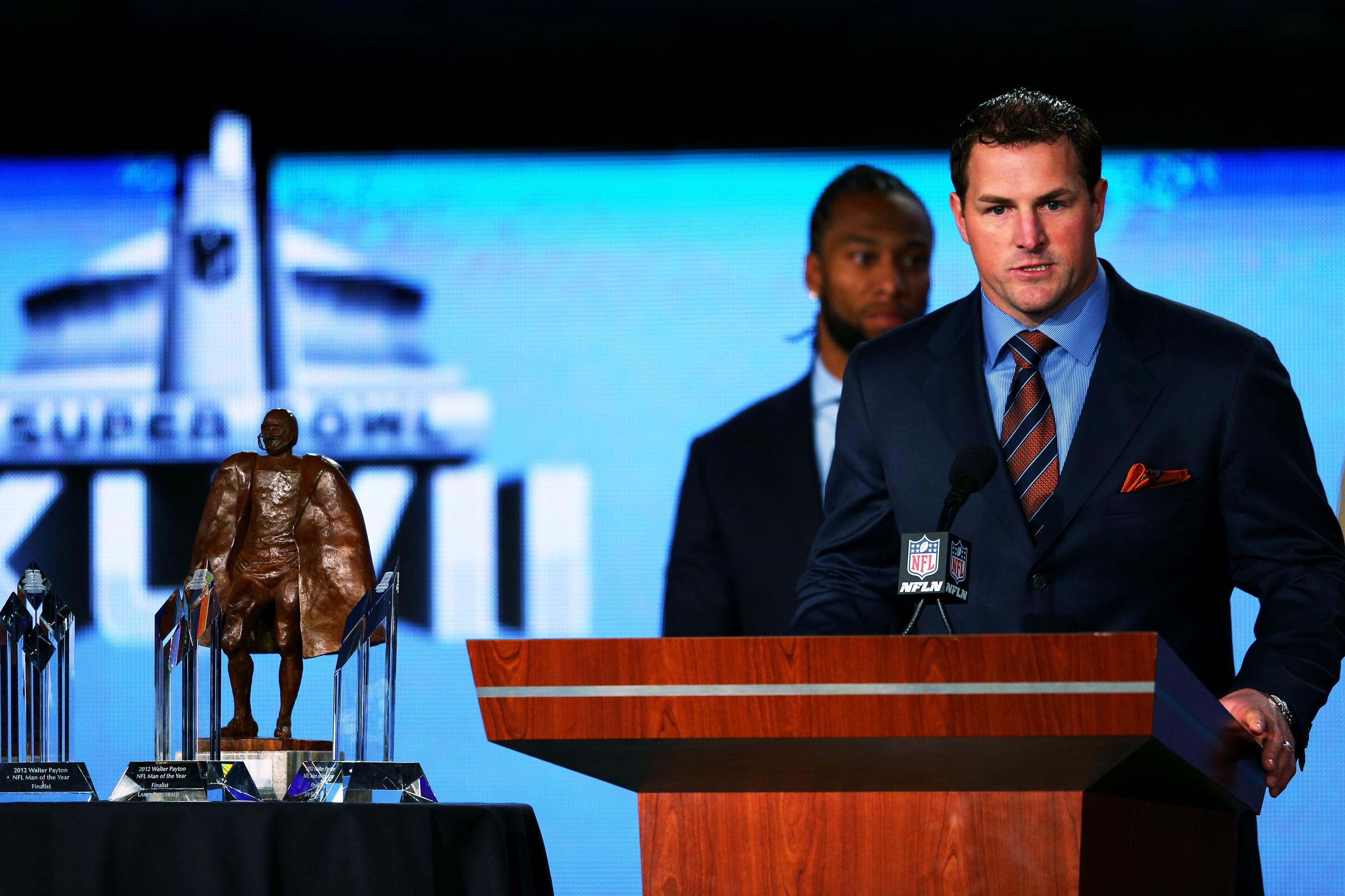 Pro Bowl trophy breaks in Jason Witten's hands, sums up rain-soaked,  blooper-filled game