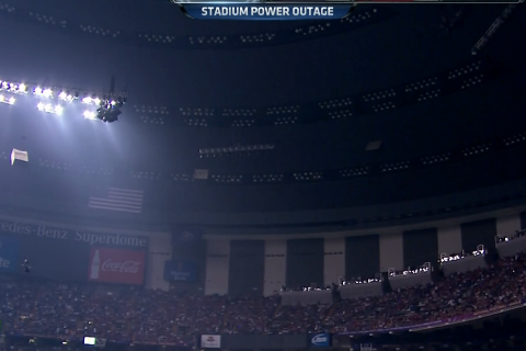 Super Bowl 2013: Ravens withstand 49ers rally and power outage, surge to  championship - CBS News