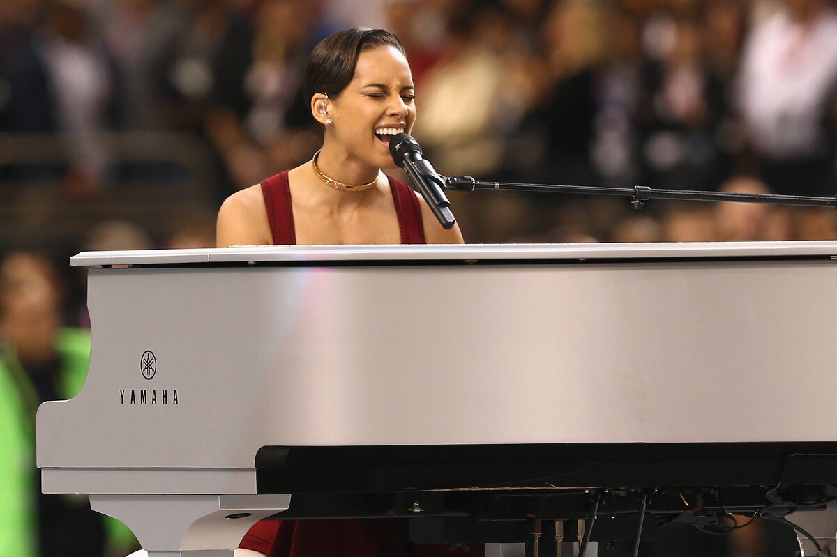 Alicia Keys' Super Bowl National Anthem Was Long but Perfectly