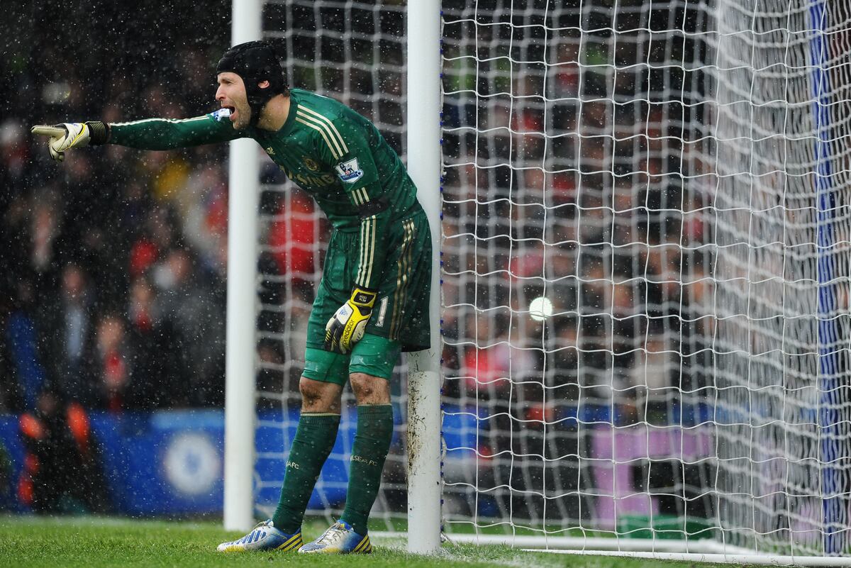 Petr Cech Comparing the Chelsea Goalkeeper to the Best in the EPL