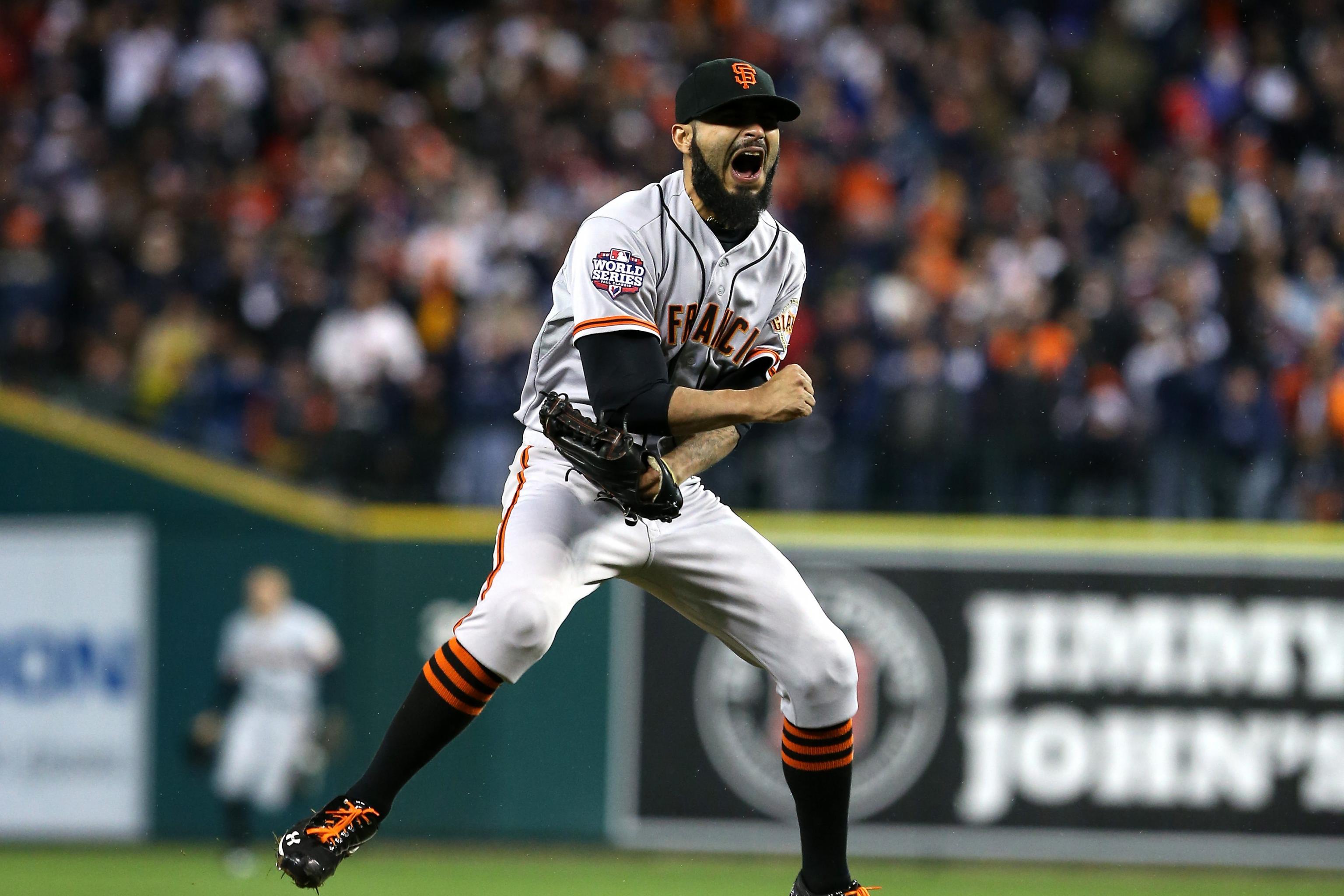 Sergio Romo gets emotional over retirement with Giants
