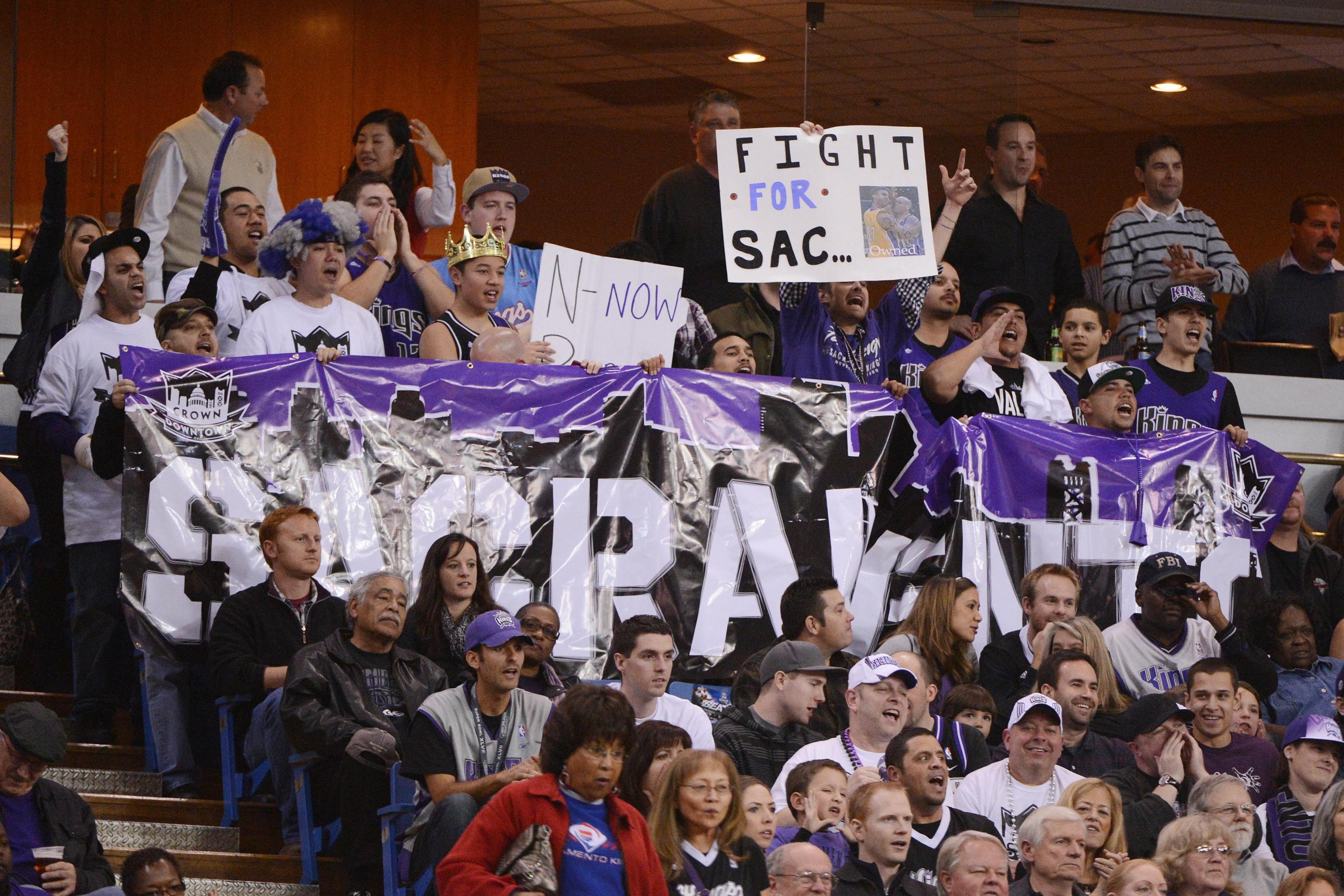 Sacramento Kings Fans Who Wore 'Build the Wall' Jerseys to Game Say They  Were Just Having Fun