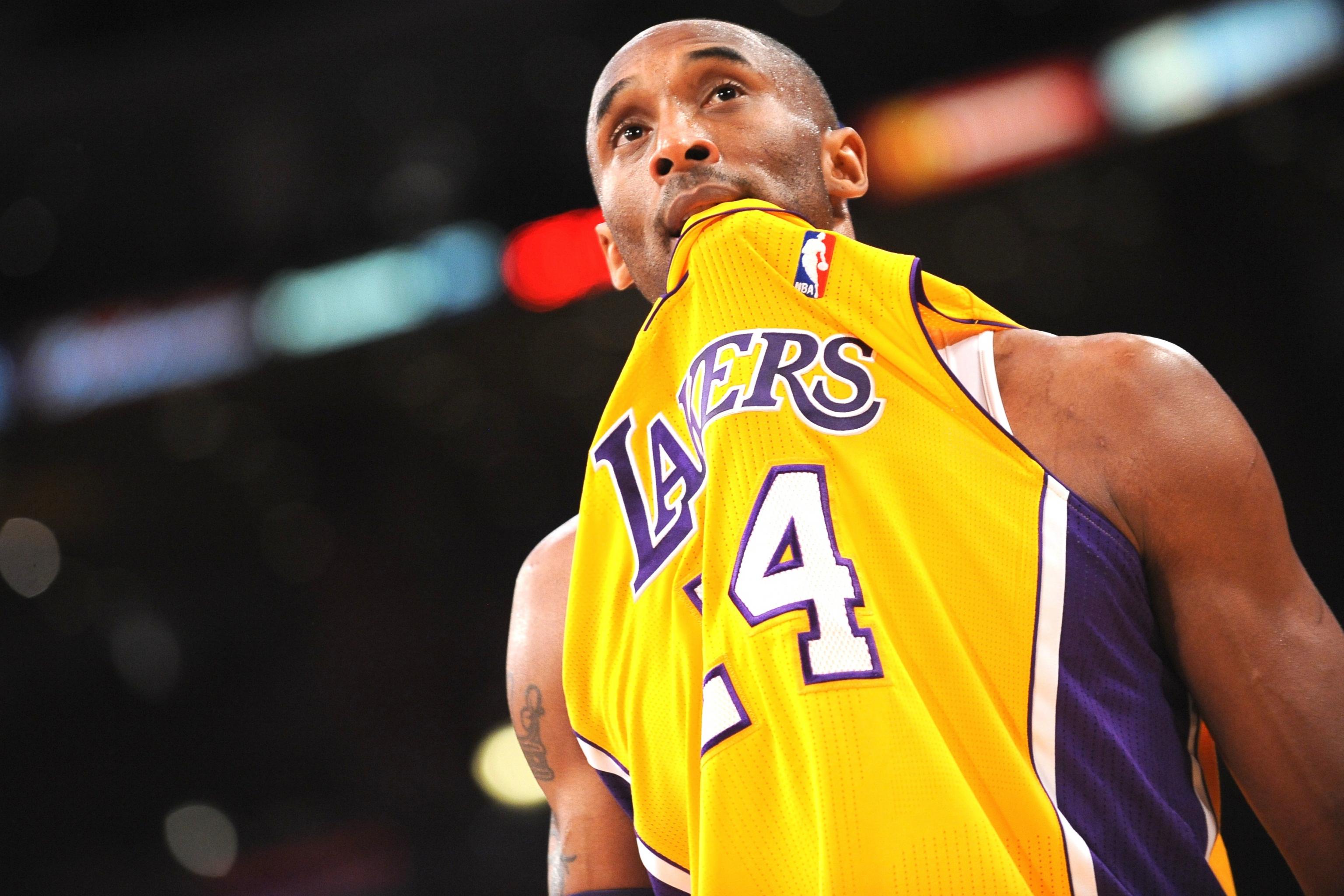 Kobe Bryant Has Historically Bad Night in Lakers' Win over Suns, News,  Scores, Highlights, Stats, and Rumors