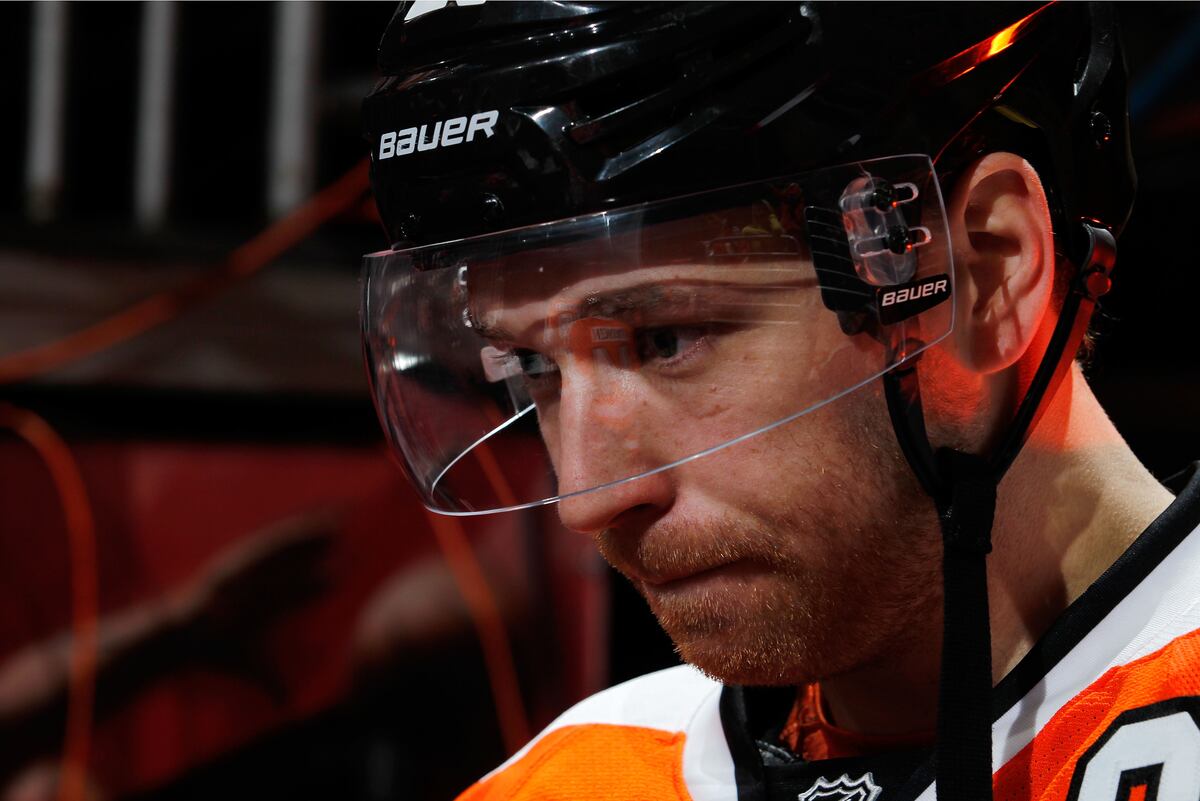 Claude Giroux Is Captaincy Weighing on Slumping Flyers Star? News