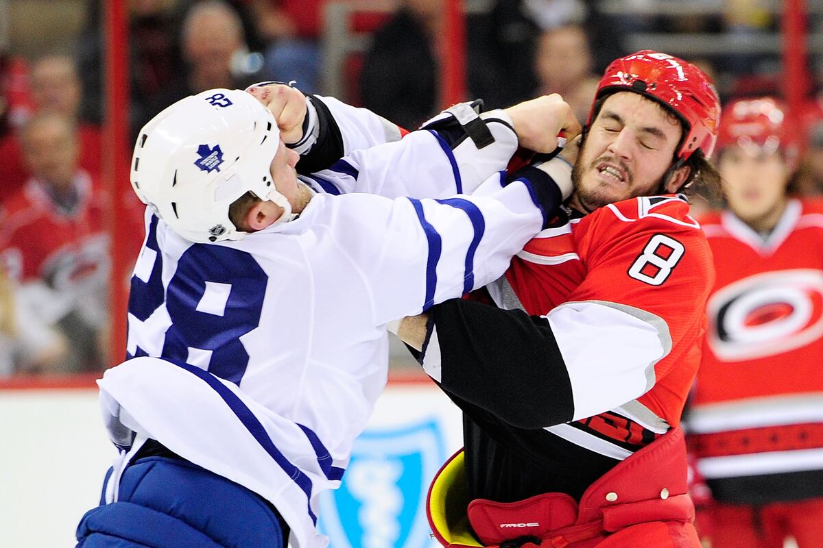 Nhl Fight Video Watch Kevin Westgarth And Colton Orr Exchange
