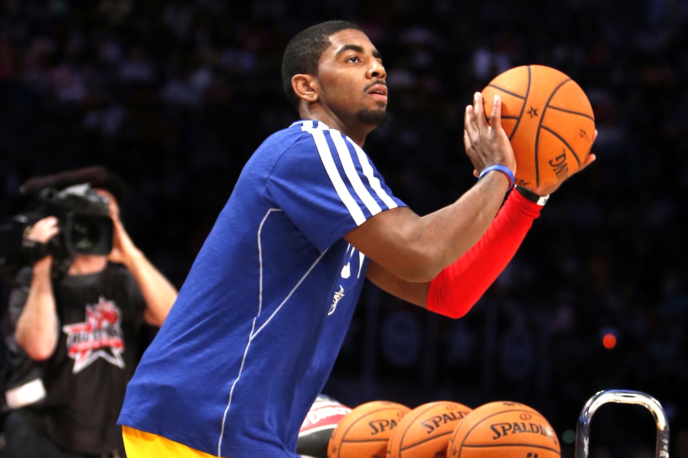 NBA 3-Point Contest 2013: Kyrie Irving explodes in final round to take  3-point crown - SB Nation Houston