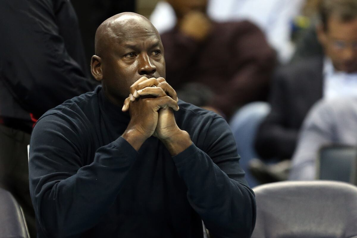 michael jordan comments on lebron james