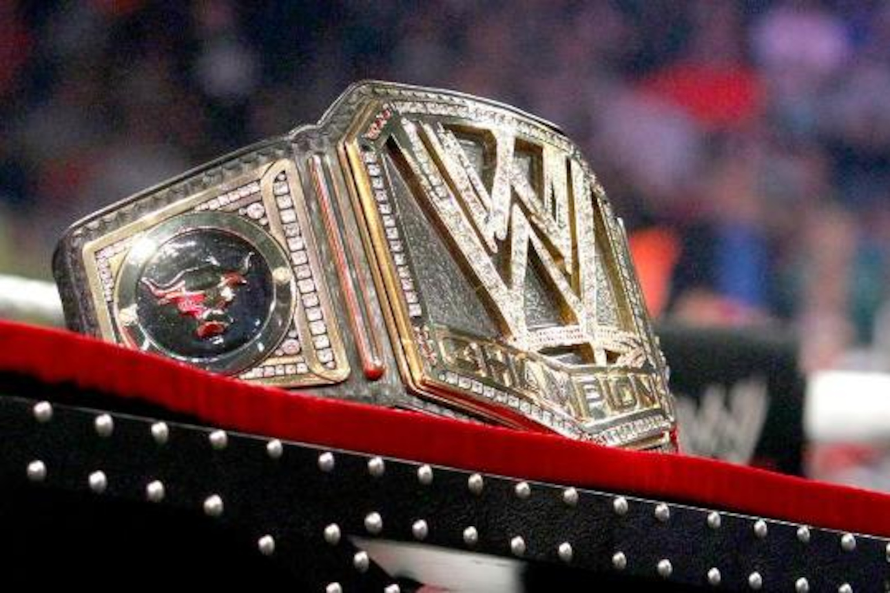 Are the diamonds in the wwe belt real Clearance