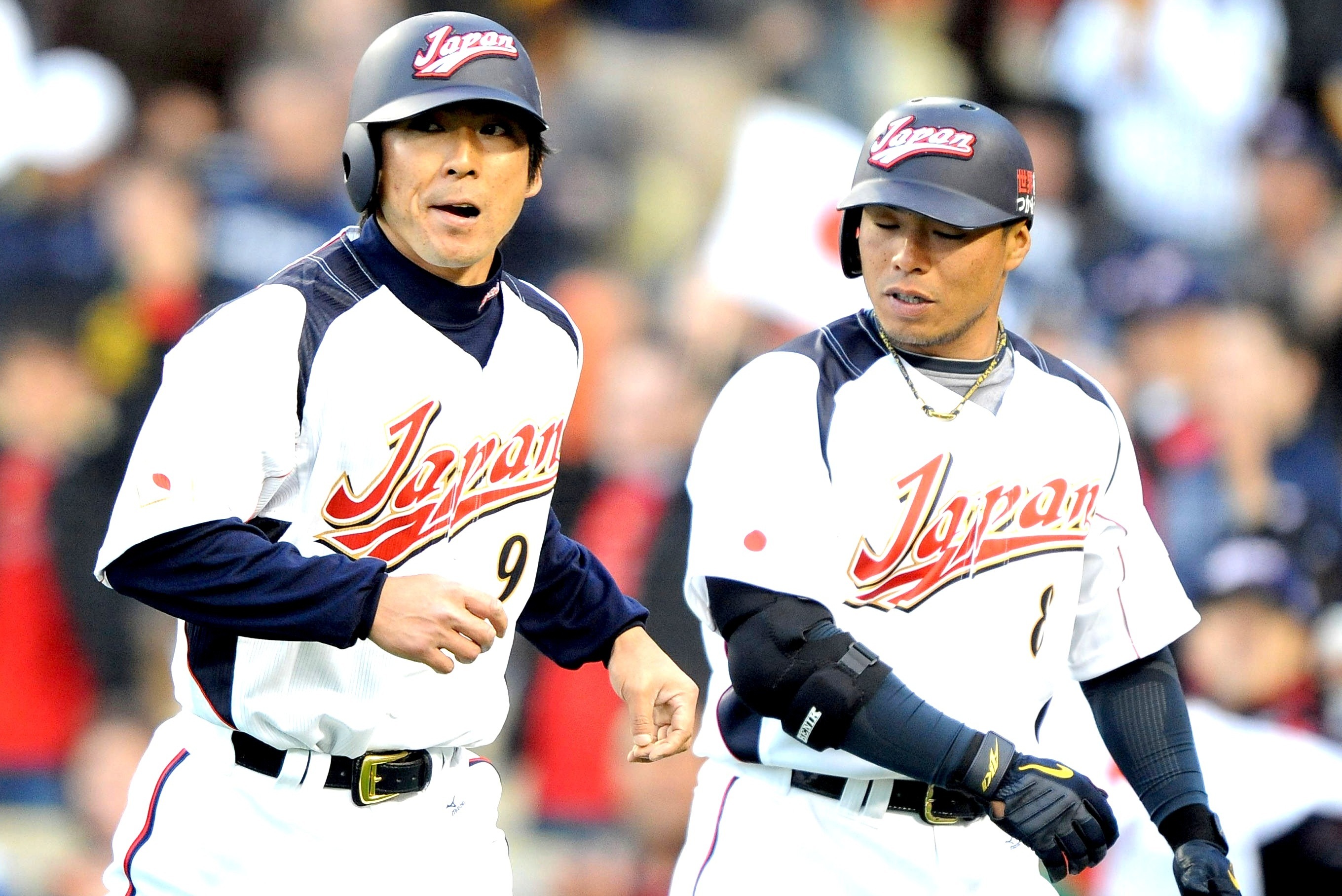 Kenta Maeda 18 Hiroshima Carp Home Baseball Jersey
