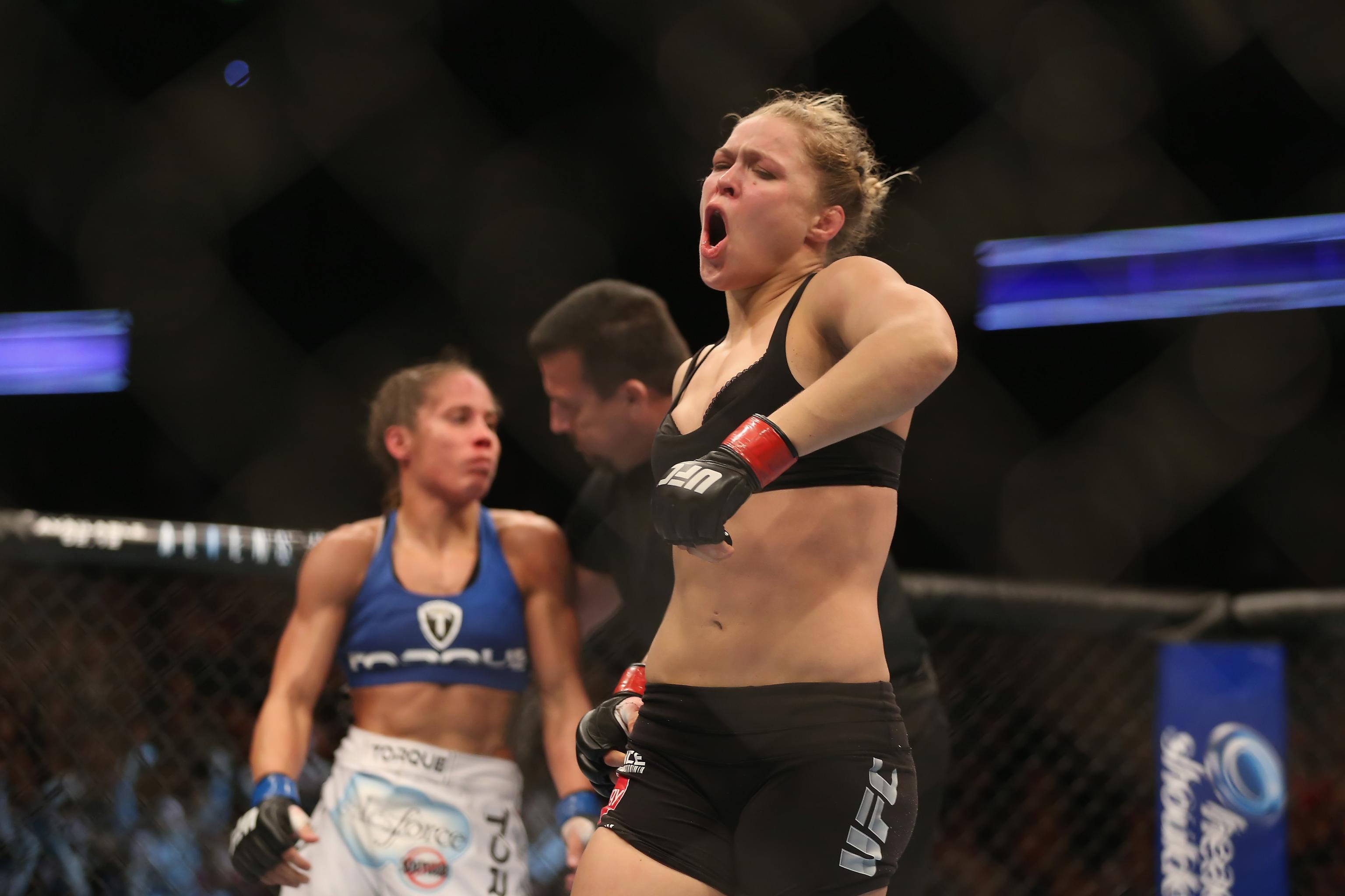 Ronda Rousey: More concerned with sports bra than Liz Carmouche