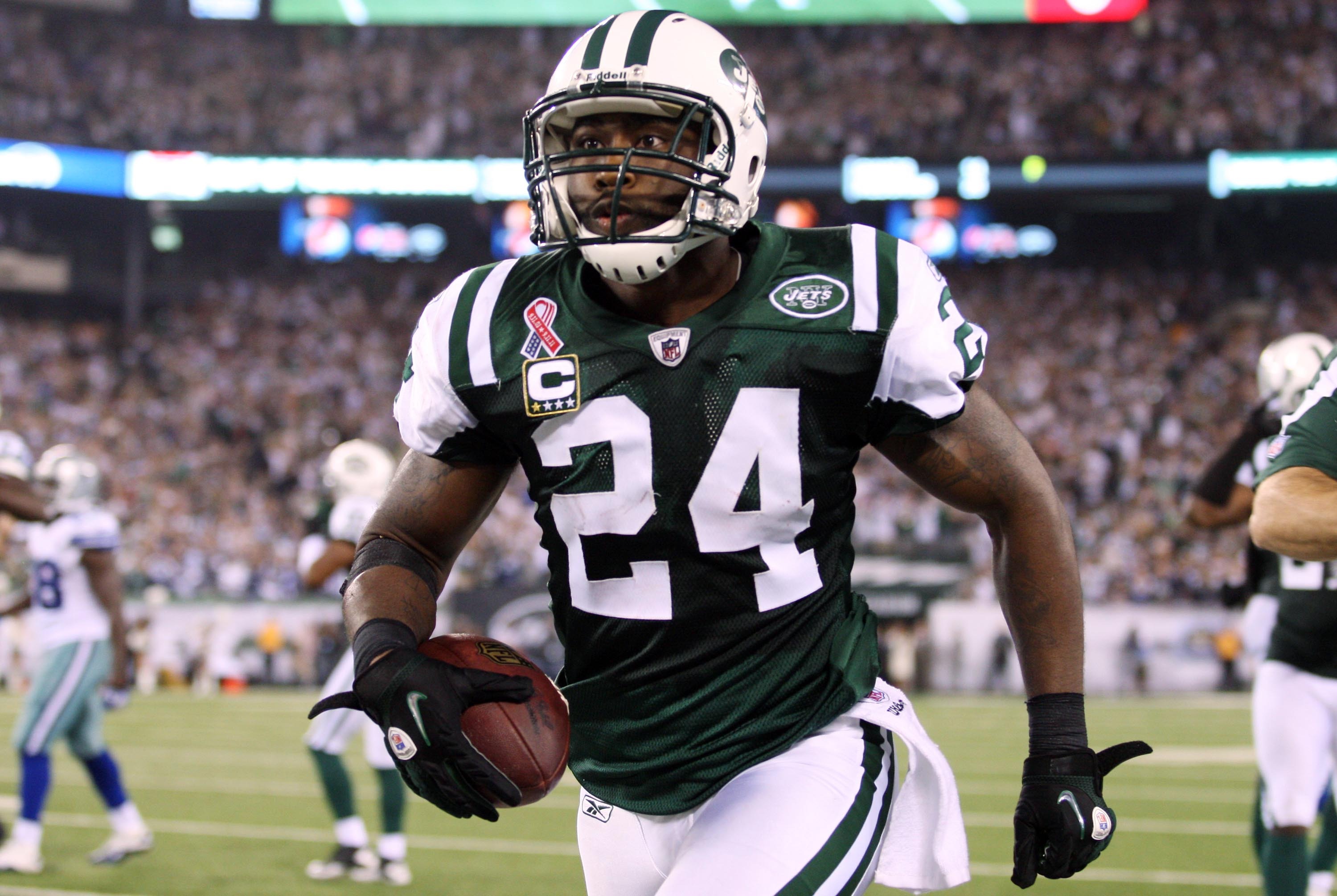 NFL: Jets trade Darrelle Revis to Buccaneers