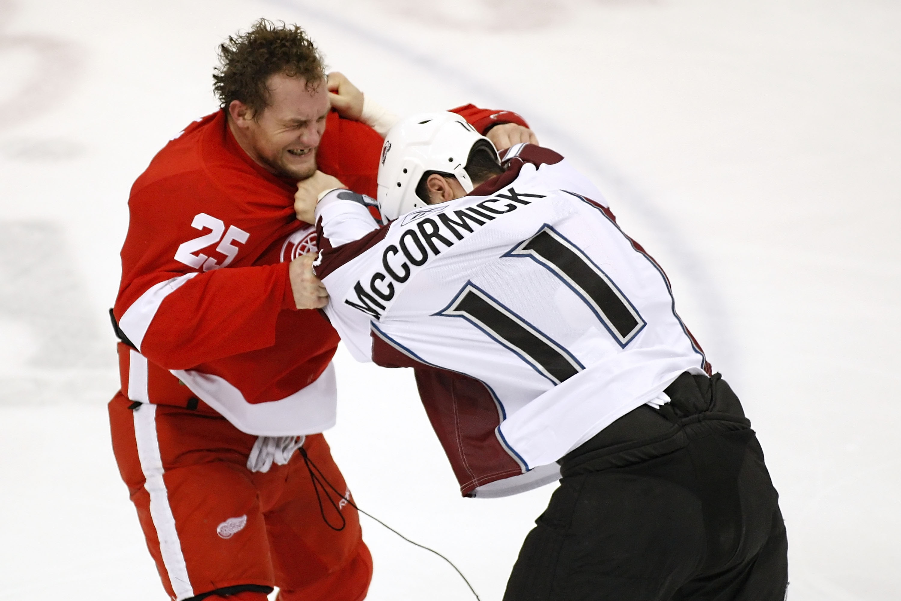 Top 10 NHL fights of all time