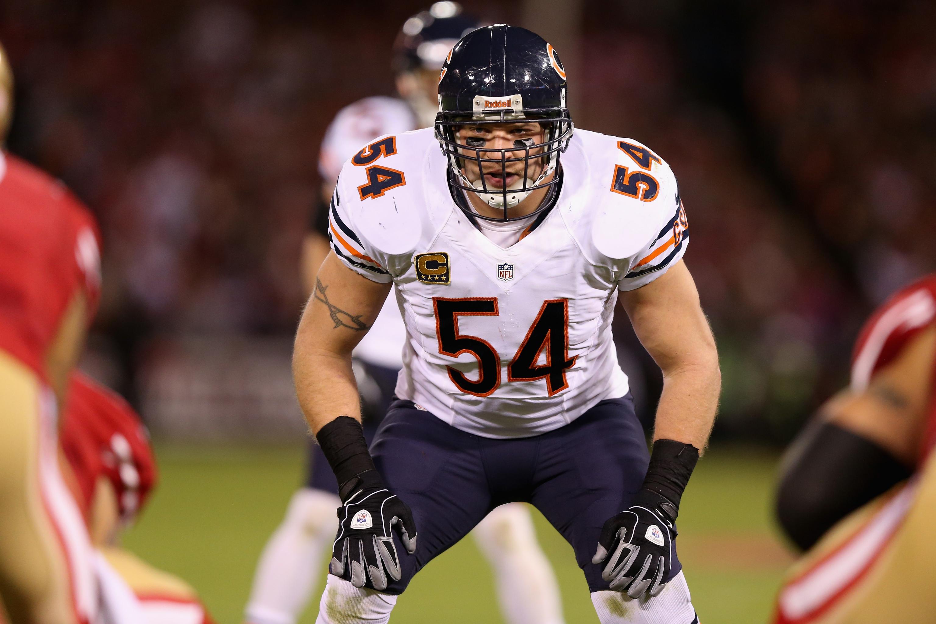 Brian Urlacher passes Mike Singletary as Chicago Bears all-time