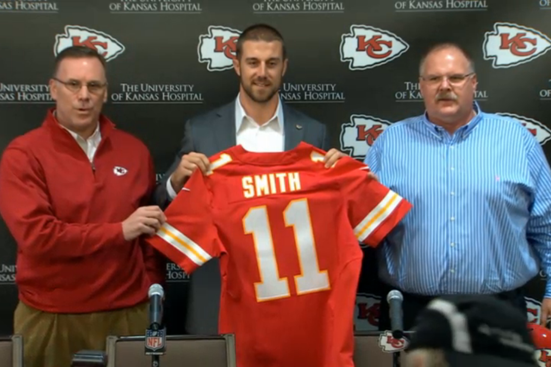 Kansas city clearance chiefs smith jersey