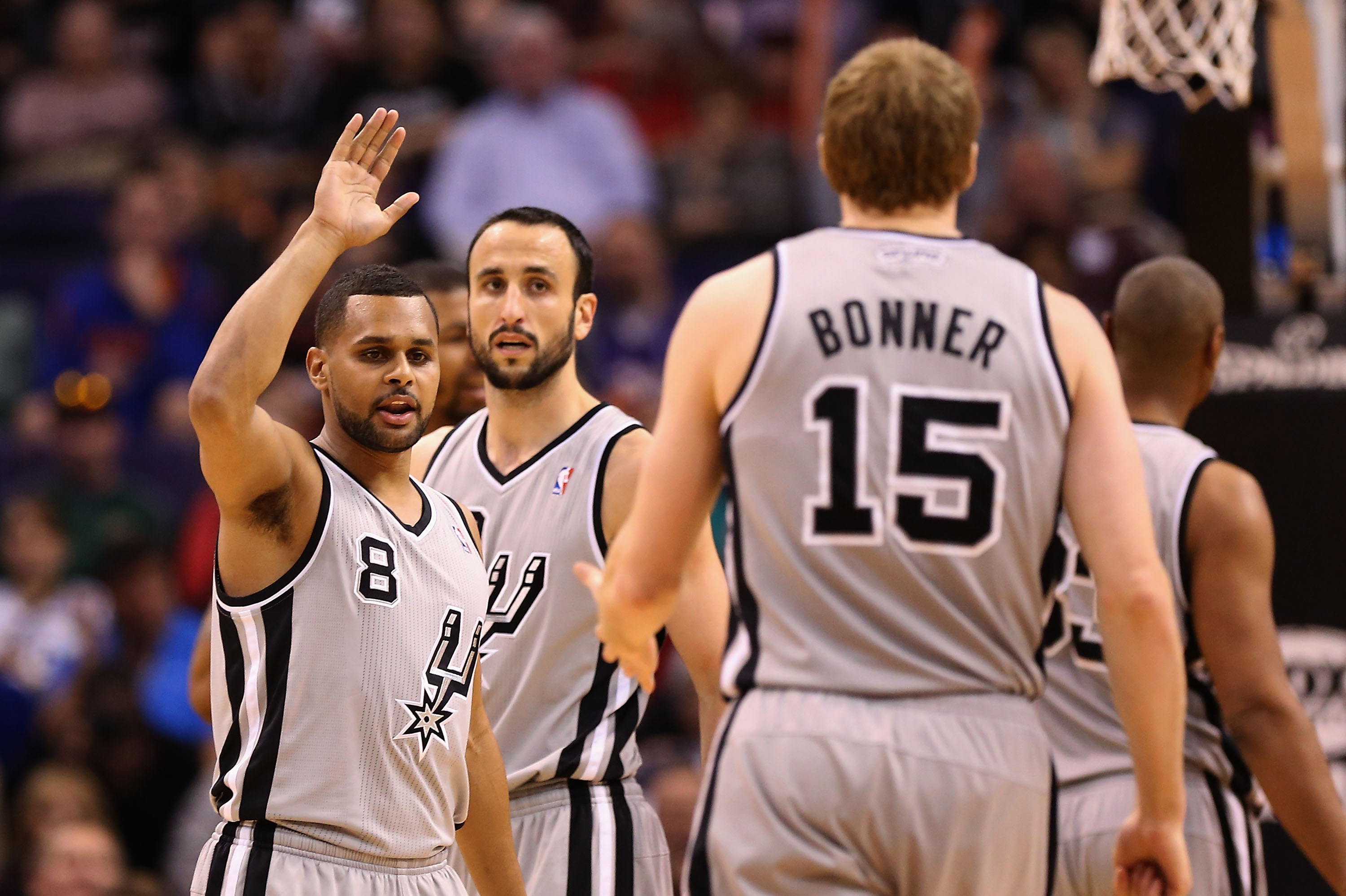 Bonner, Spurs teammates release music video before playoffs