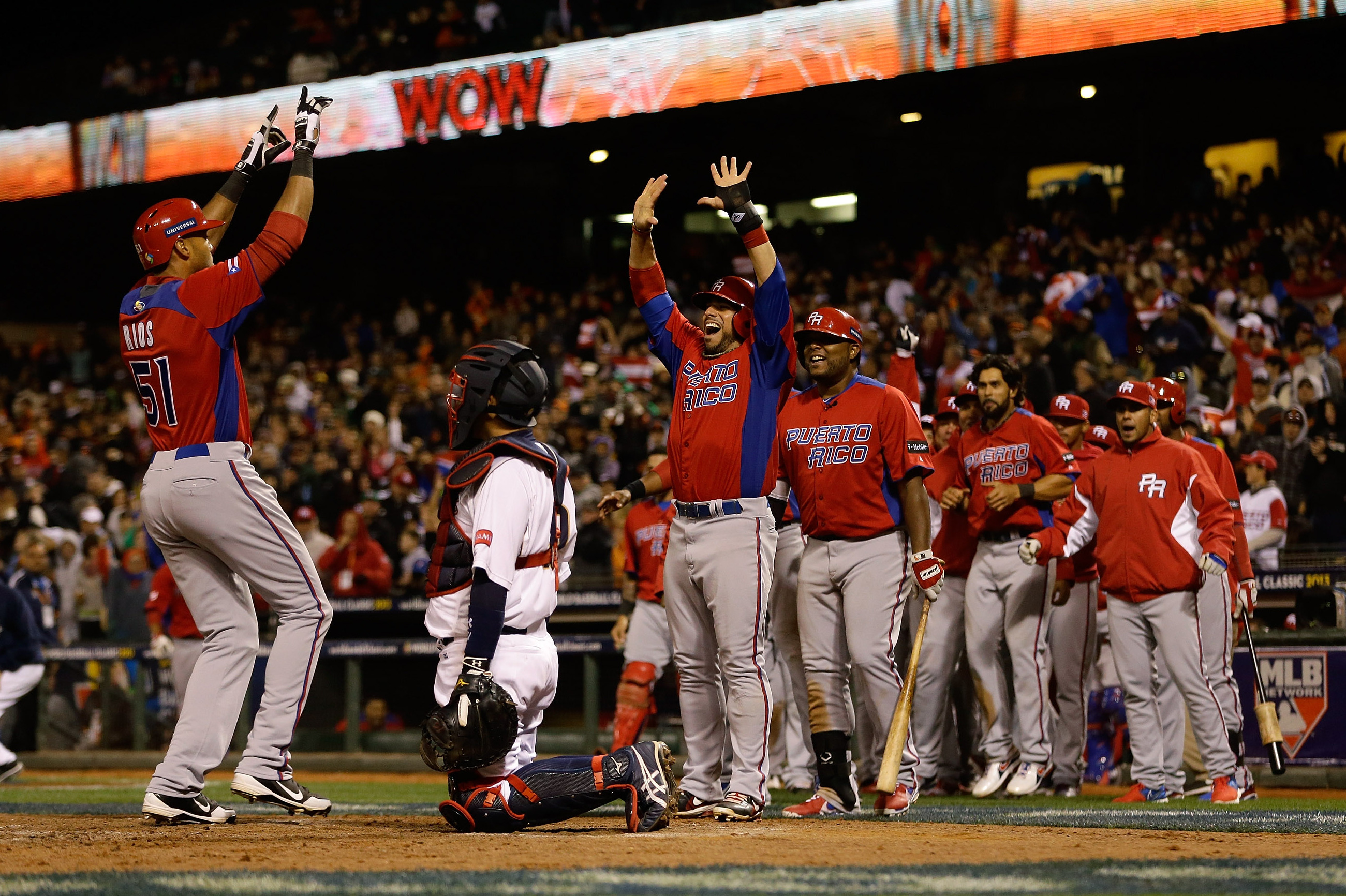 Yadier Molina homers to lead Puerto Rico over Dominicans, 3-1