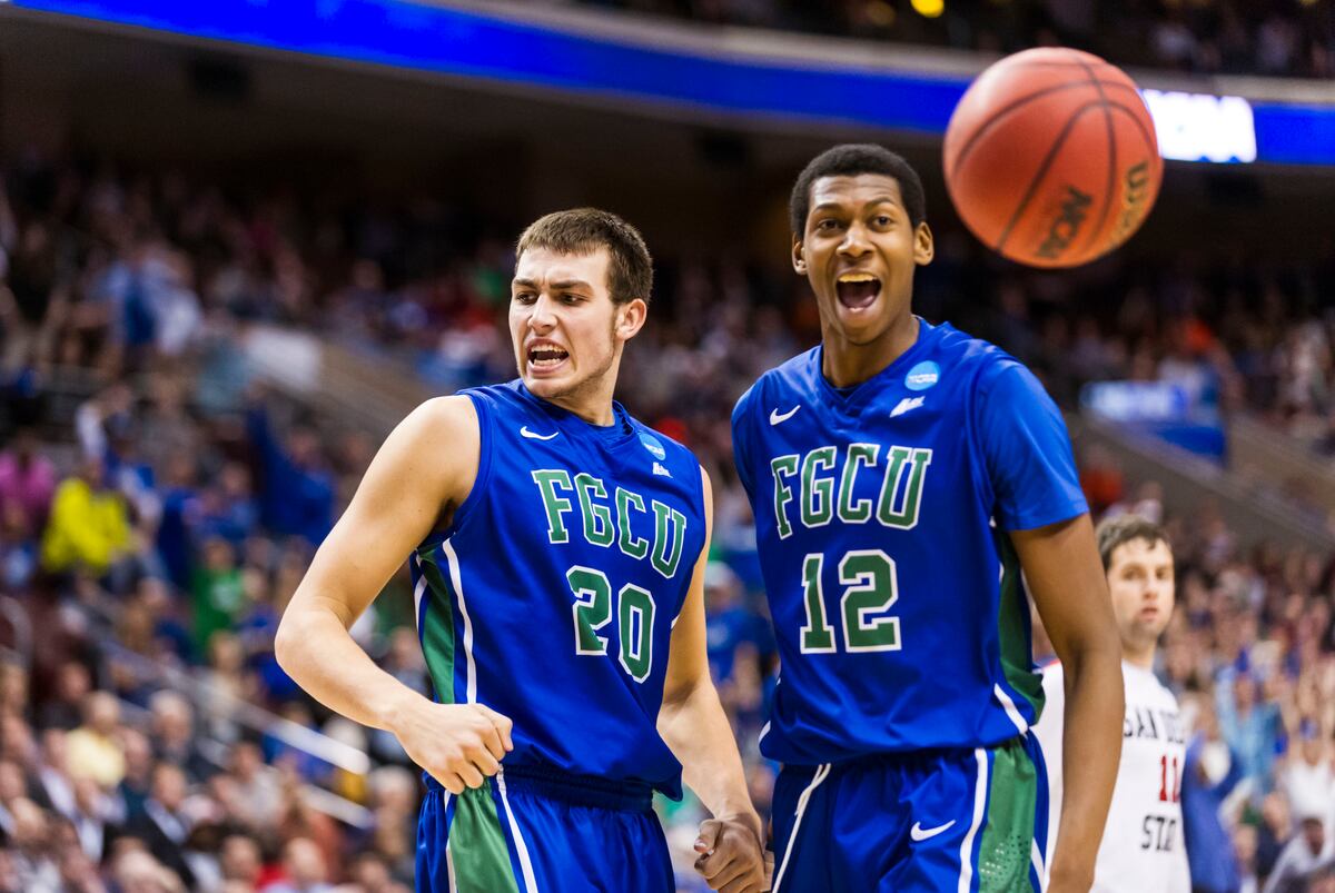 Complete Predictions and Full Results from NCAA Tournament Round of 32