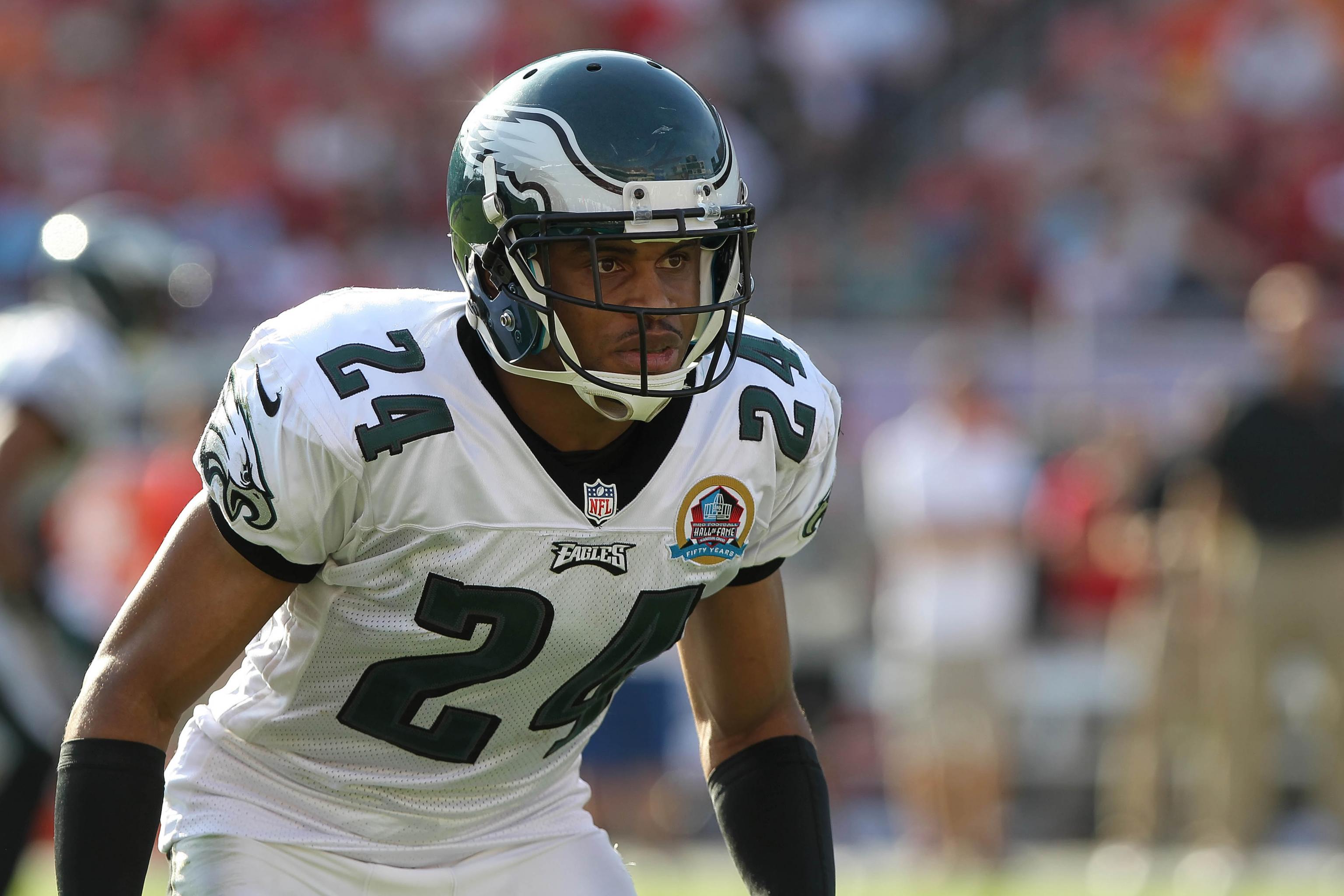 Eagles CB Asomugha injures knee in practice, Professional