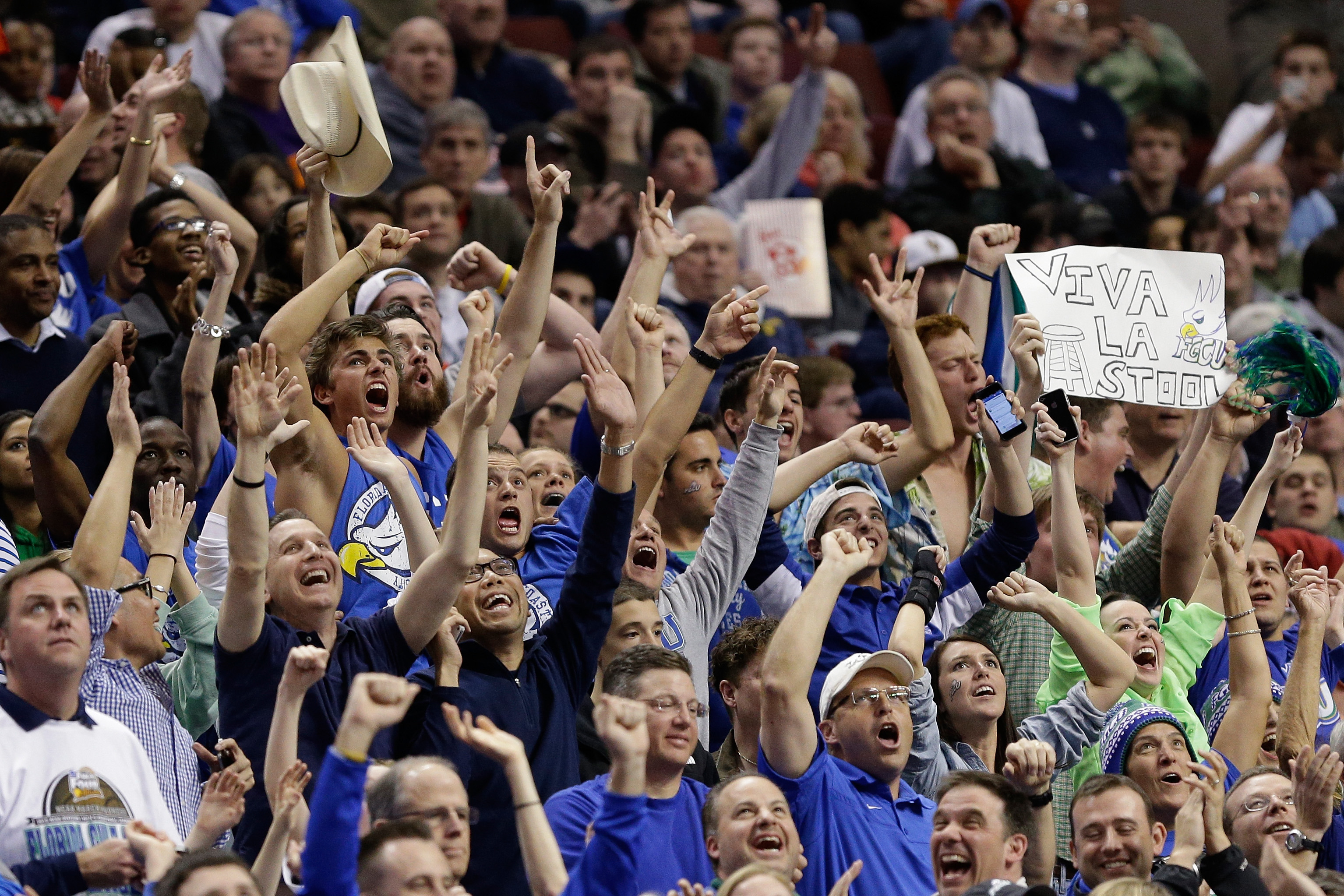 It S Not Your Fault You Painted Your Chest The Best Fan Bases Of March Madness Bleacher Report Latest News Videos And Highlights