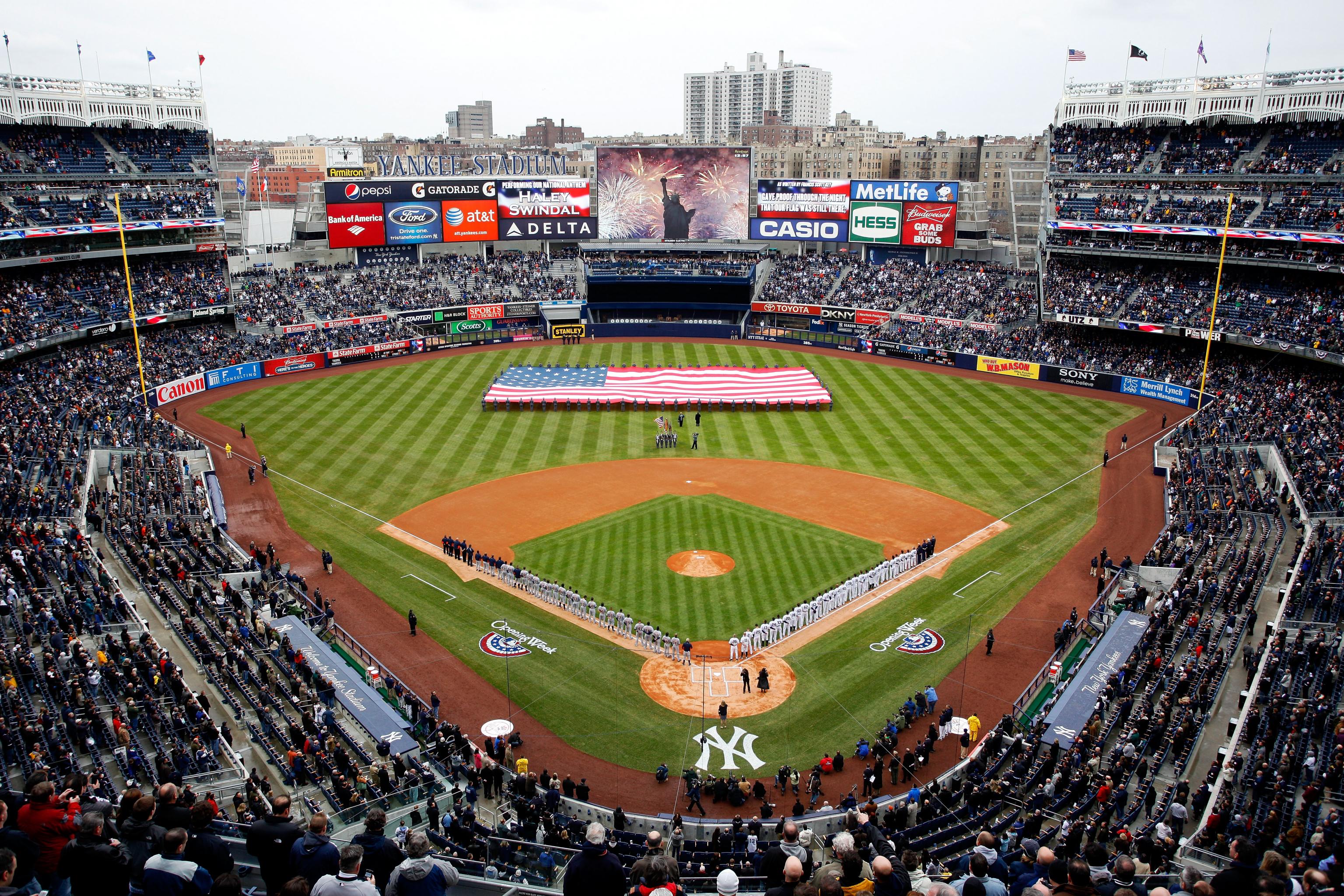 Nick Swisher bros it down in return to Yankee Stadium