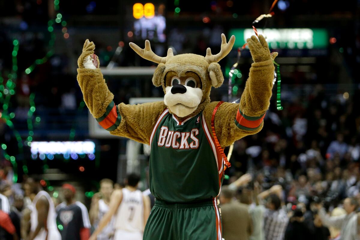 Milwaukee Bucks Mascot Scares the Heck out of Dwight ...