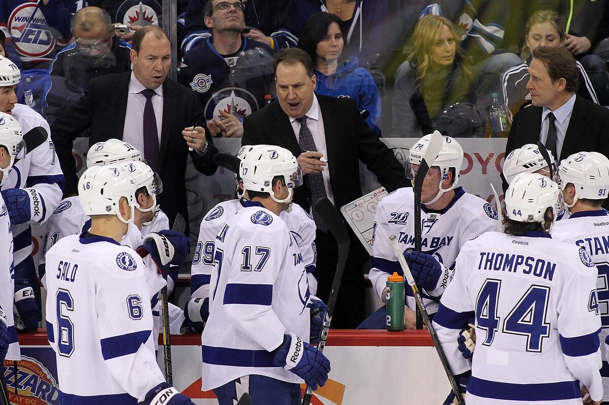 should-the-tampa-bay-lightning-be-buyers-or-sellers-at-the-nhl-trade