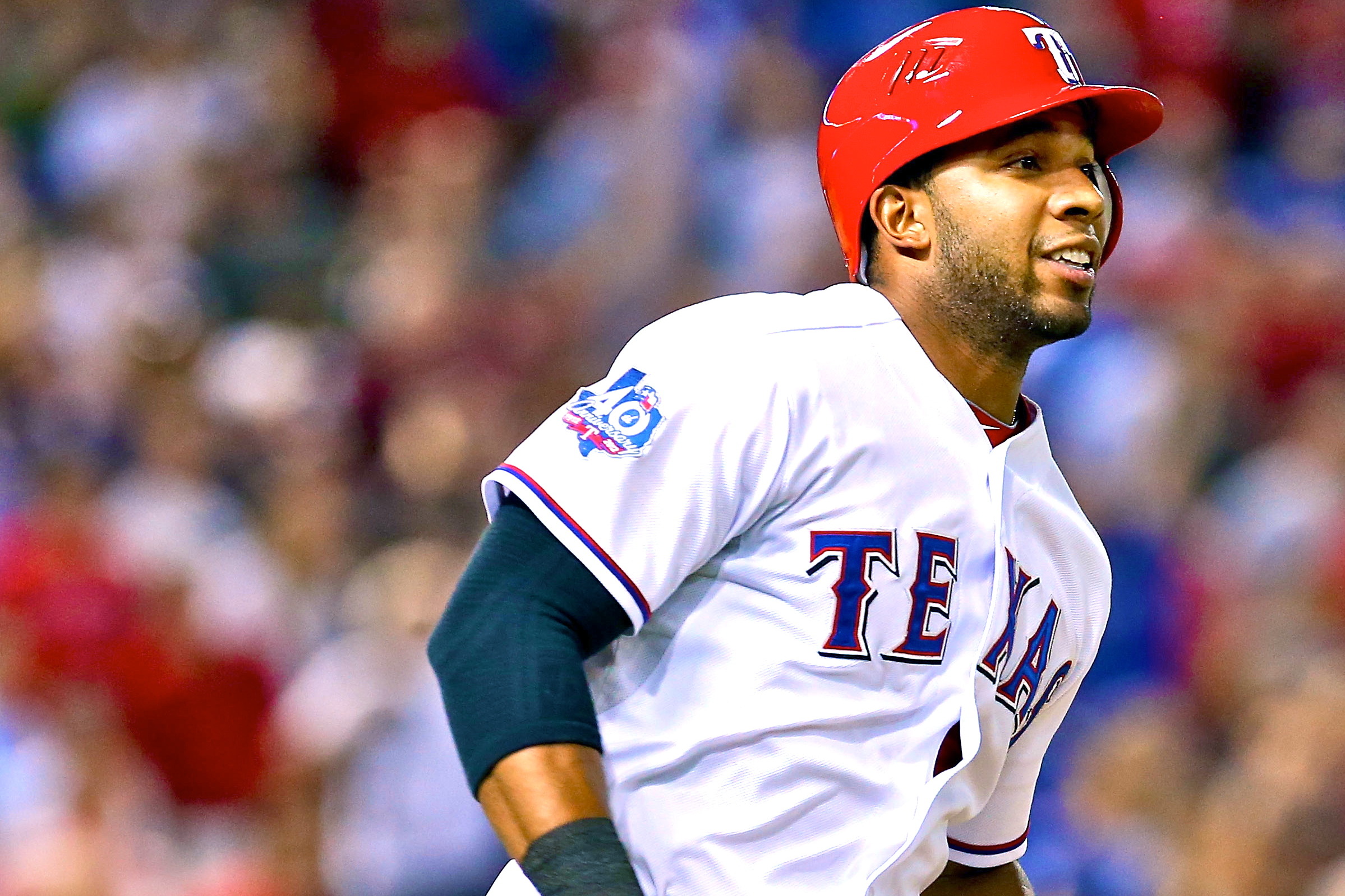 Elvis Andrus officially becomes an American citizen