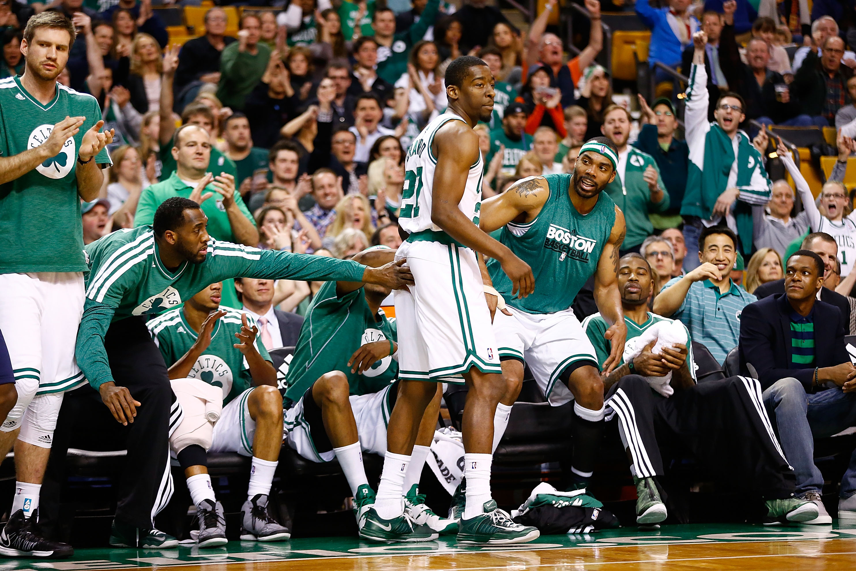 Celtics sign Terrence Williams