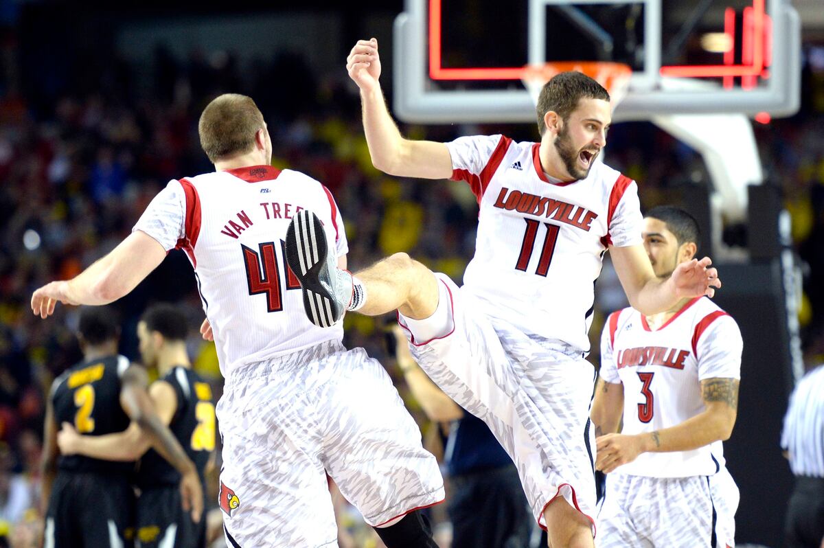Louisville Defeats Wichita State, 72-68, Will Play for NCAA Title