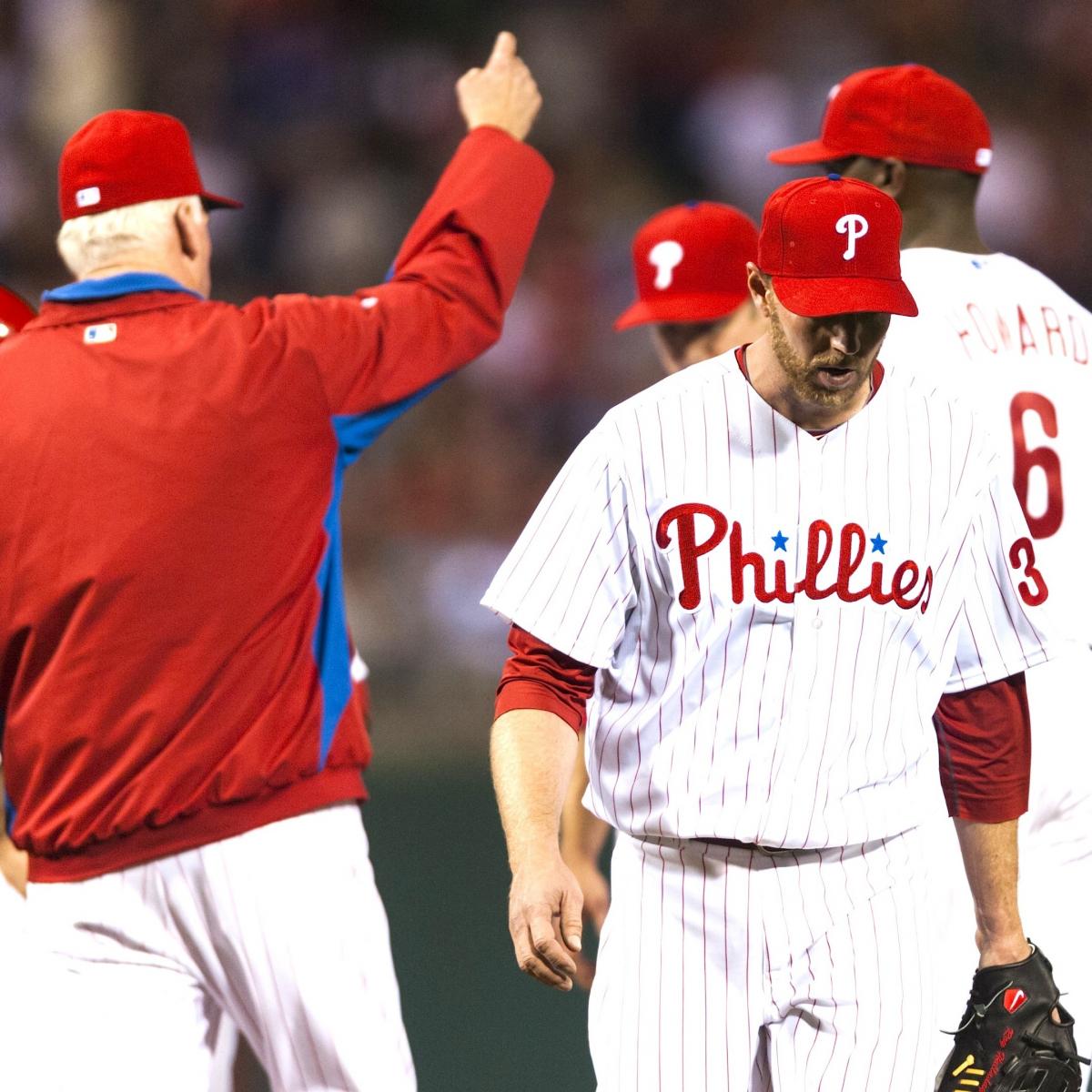 Roy Halladay Leaves Game With Shoulder Soreness 