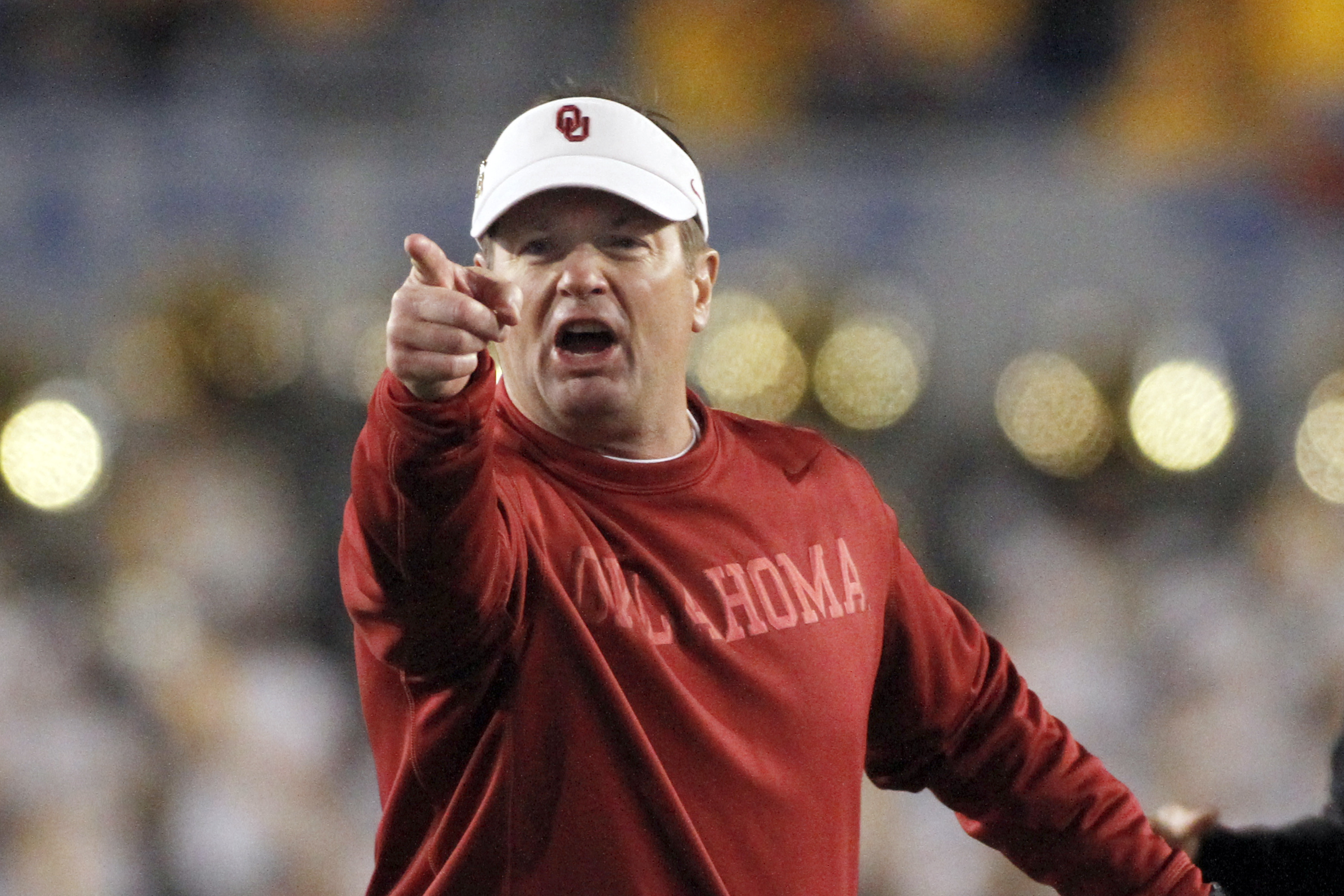 Bob Stoops Thinks Players Get Enough, Shouldn't Get Full-Cost ...