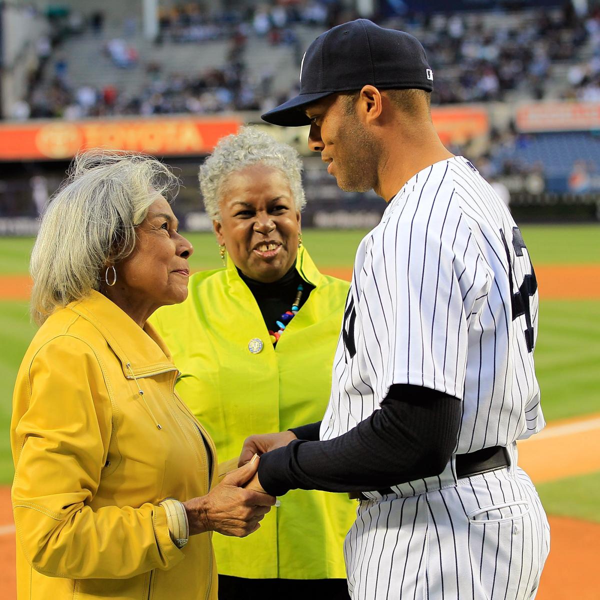 Mariano Rivera Wearing Jackie Robinson's 42 to the End - The New