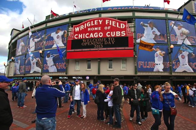 New Wrigley Field plaza makes debut ahead of Chicago Cubs home