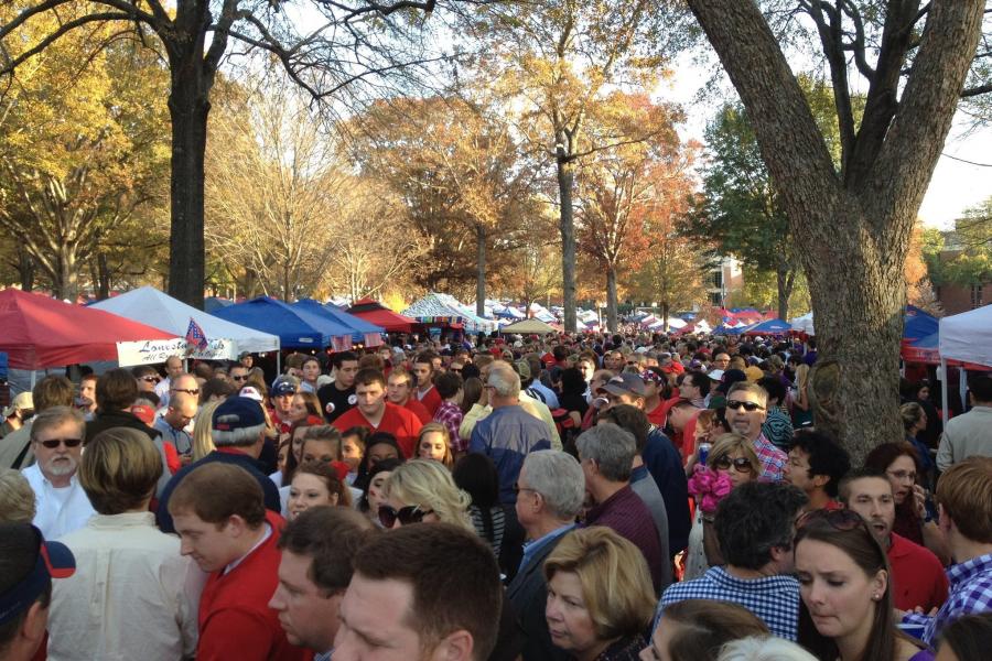 THE BIG GAME - BEAT THE CLOCK TAILGATE PARTY! — House Of 'Que