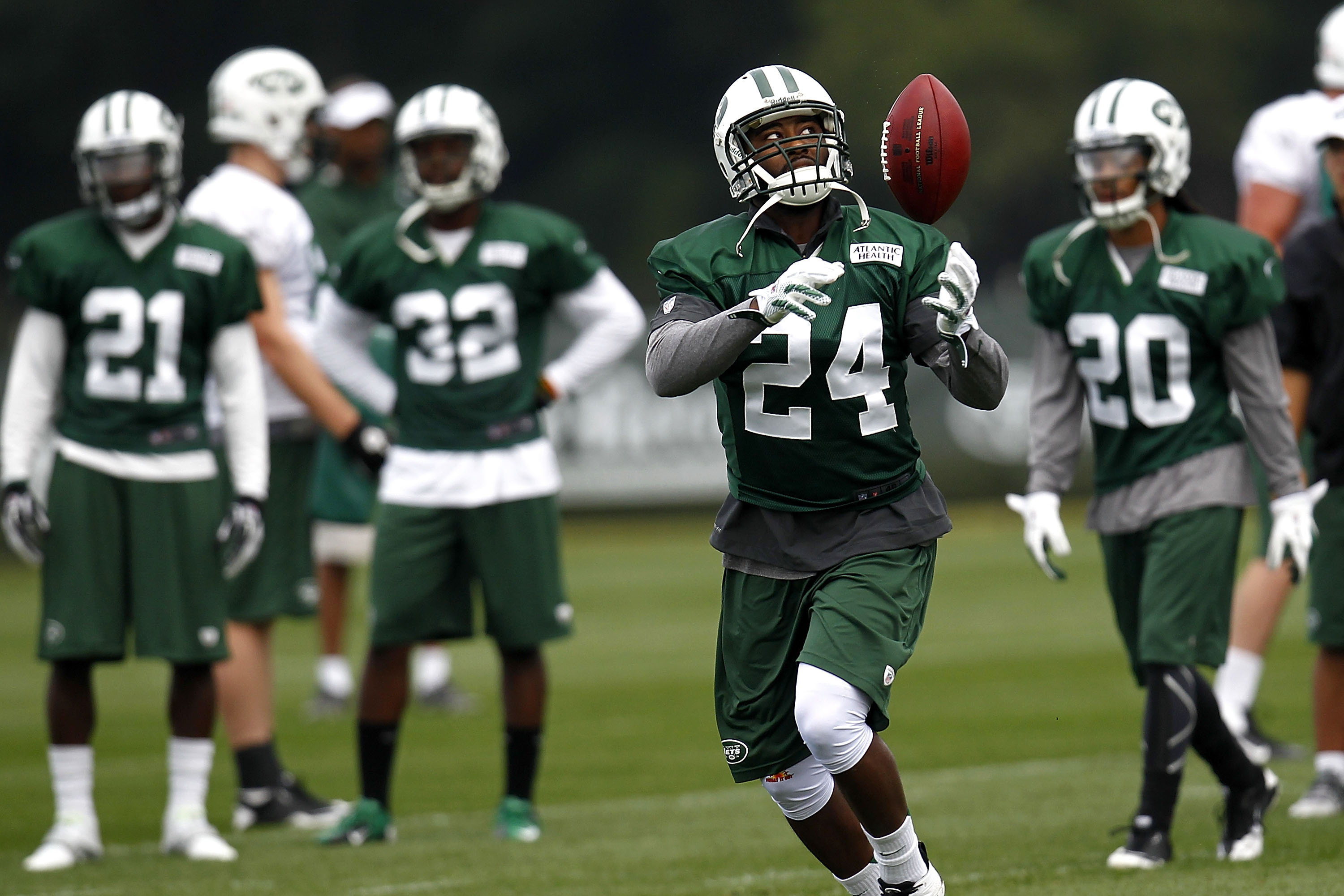 Darrelle Revis trade: Jets, Buccaneers agree to deal 