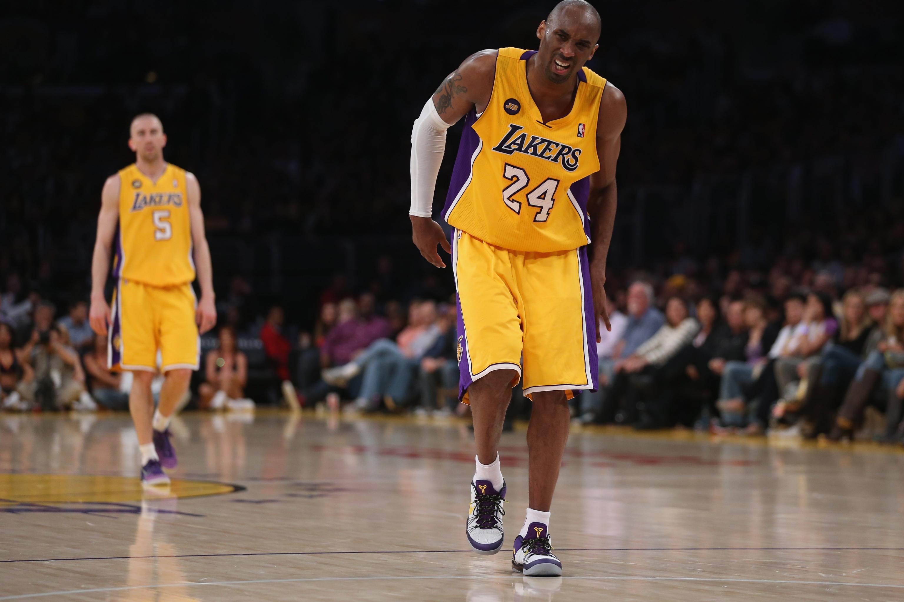 Lakers Kobe Bryant Black Mamba jerseys sold out on SNKRS, fans mad