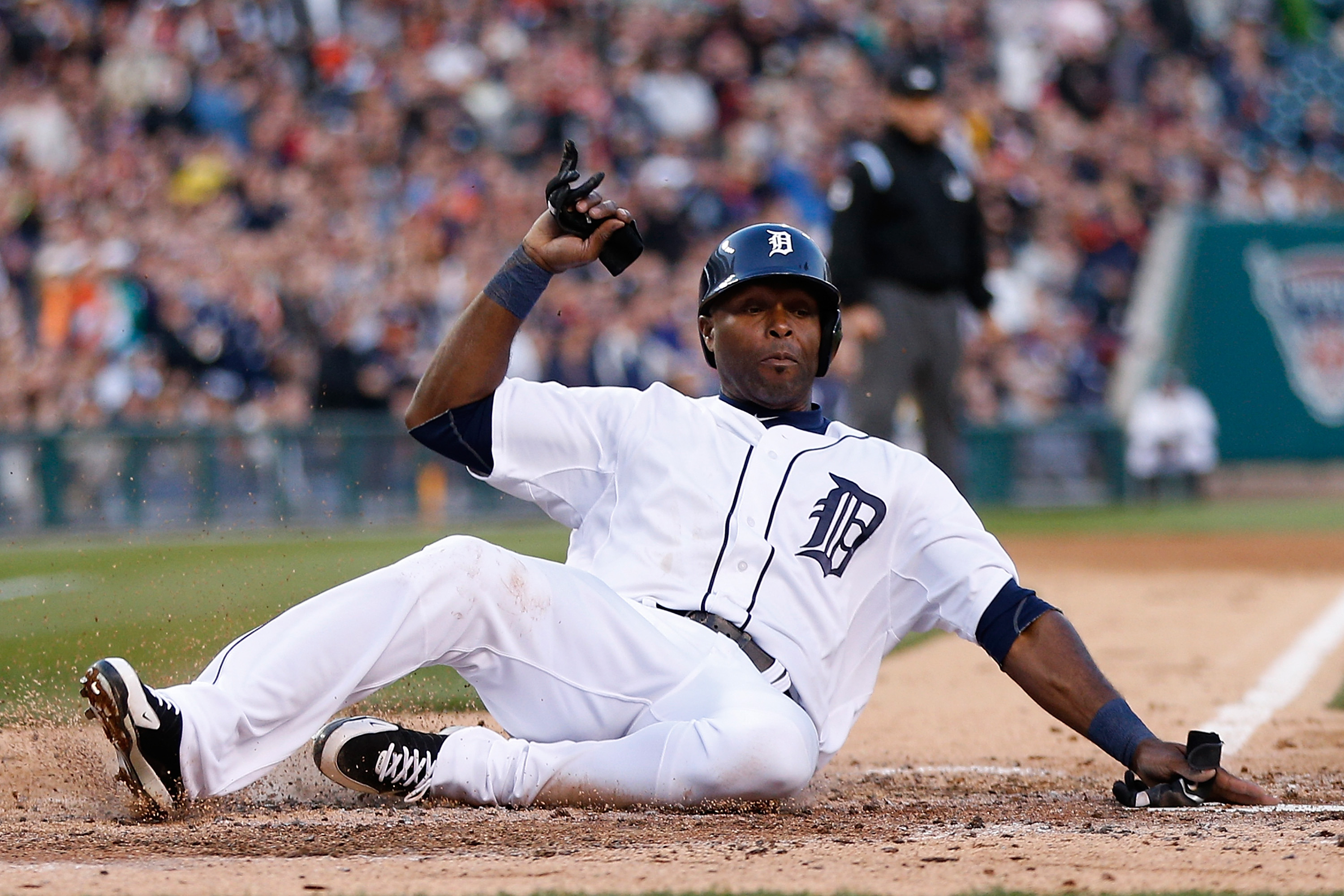 Tigers' Torii Hunter mulling retirement after abrupt end to playoff run –  Macomb Daily