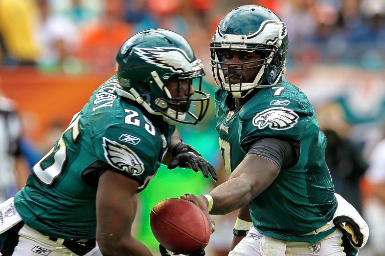 Michael Vick raced LeSean McCoy and won 