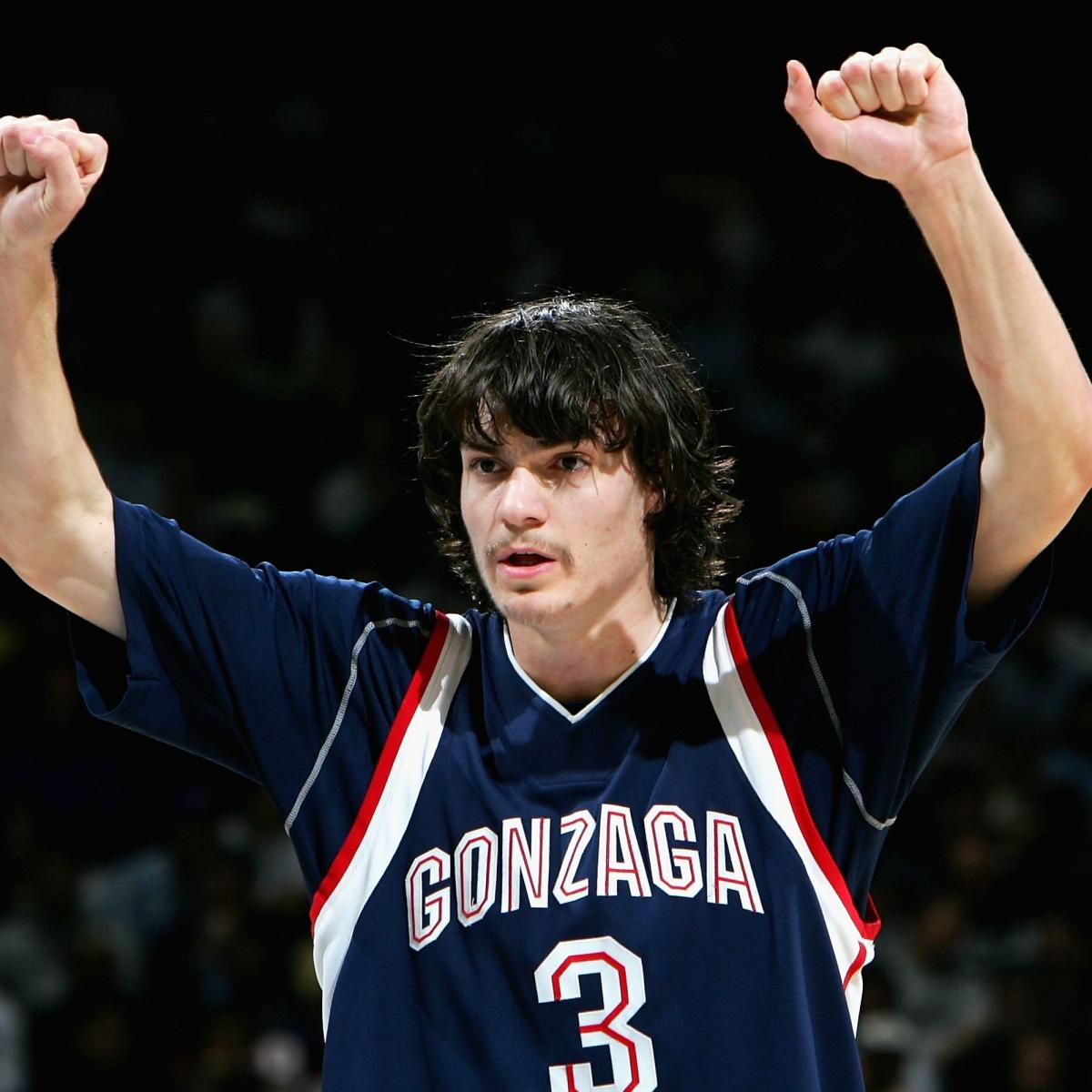 Ranking the 10 Greatest College Basketball Players Who Were Flops in