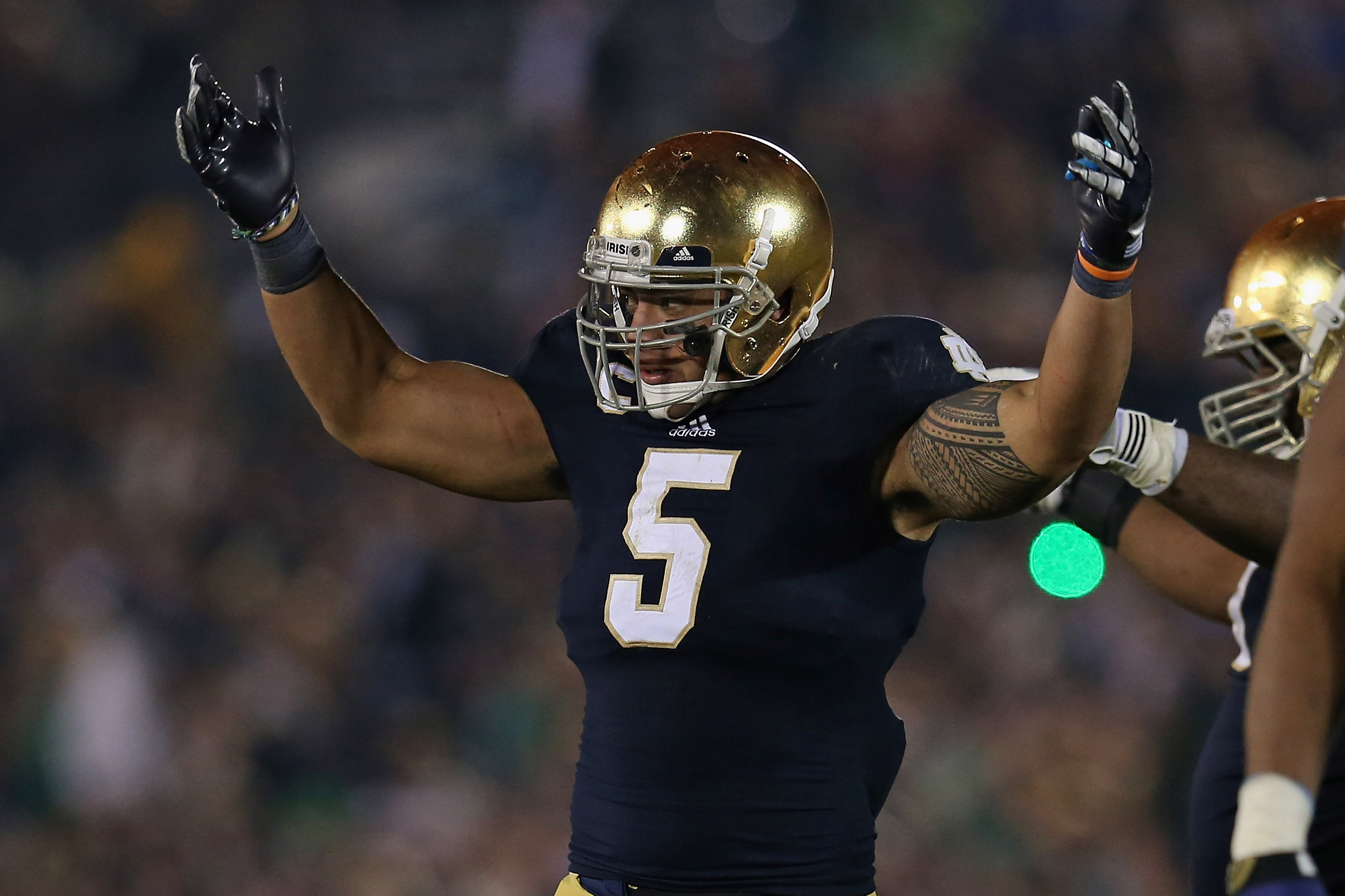 Manti Te'o to opponents: 'Find a new joke'