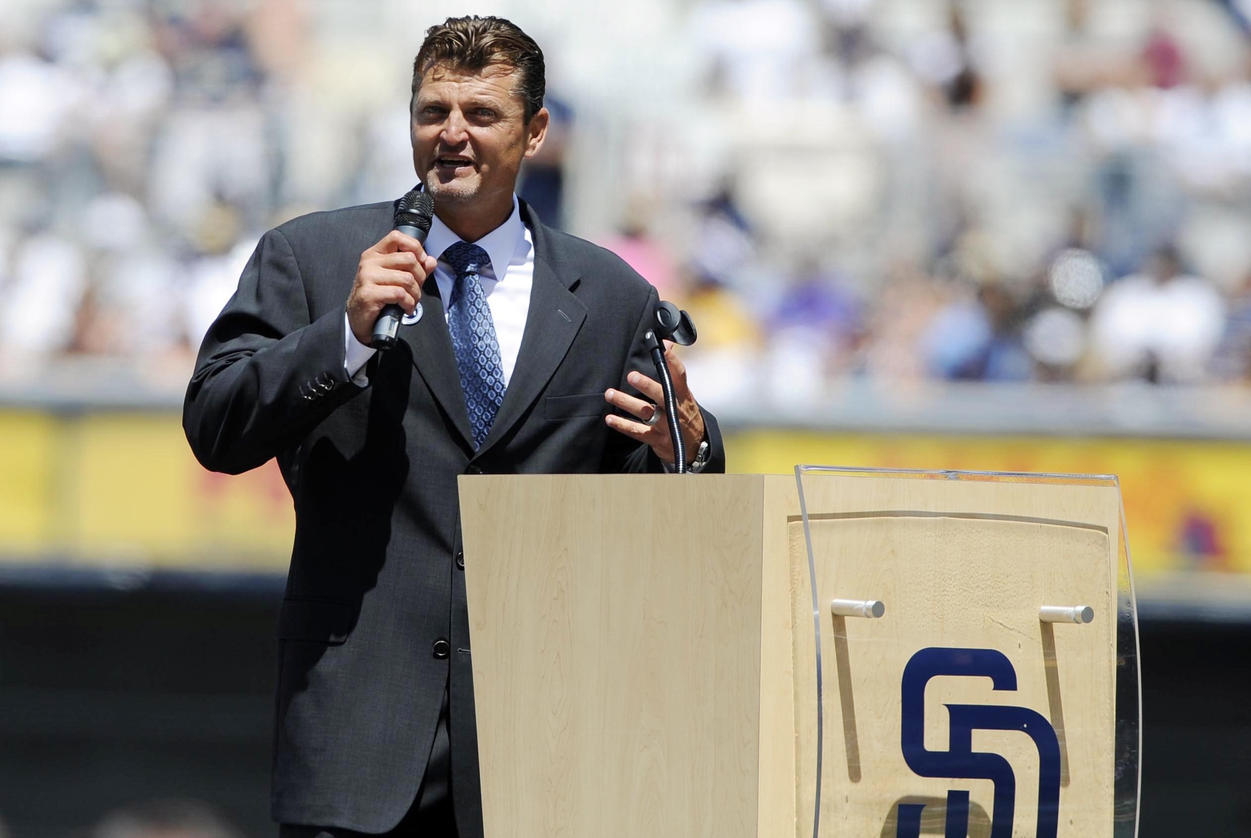 Trevor Hoffman takes position with Padres' front office